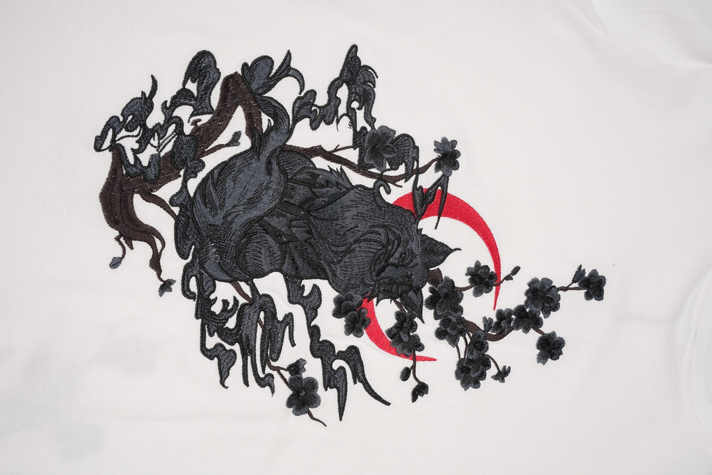 ET524 Moon Fox Embroidered Tee Niepce