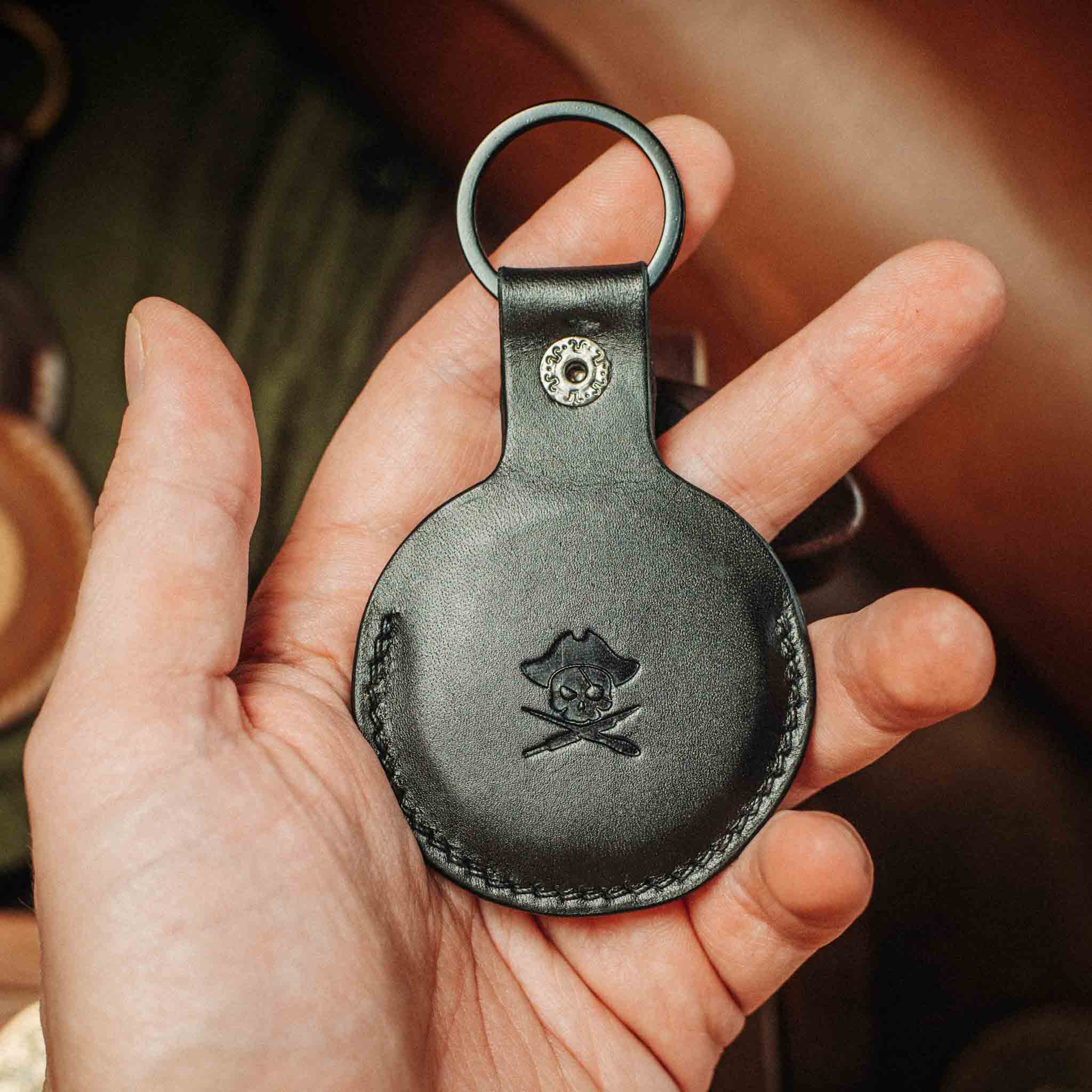 Challenge Coin Keychain - Peso Pocket v5 | EDC Leather Coin Holder Pirate Goods