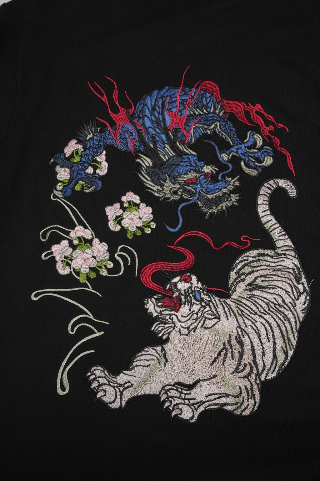 ET9977 War of Beasts Embroidered Tee Niepce