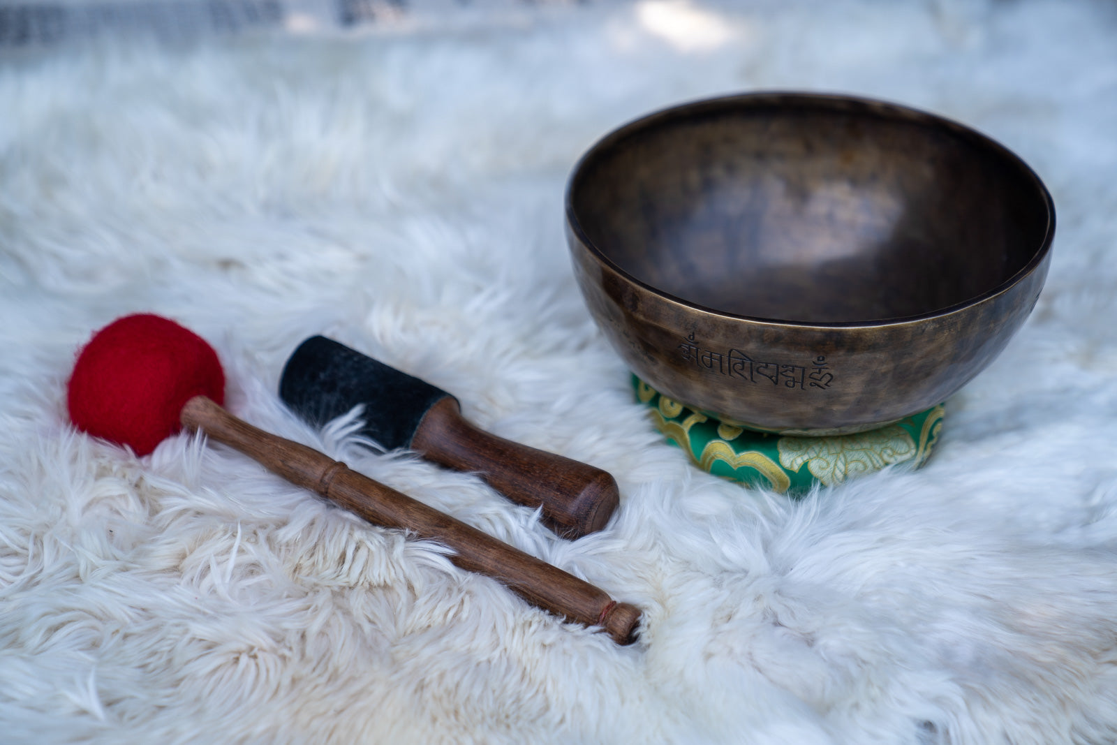 Heart Chakra Full Moon Singing Bowl in F Sukha Sound Healing & Singing Bowls