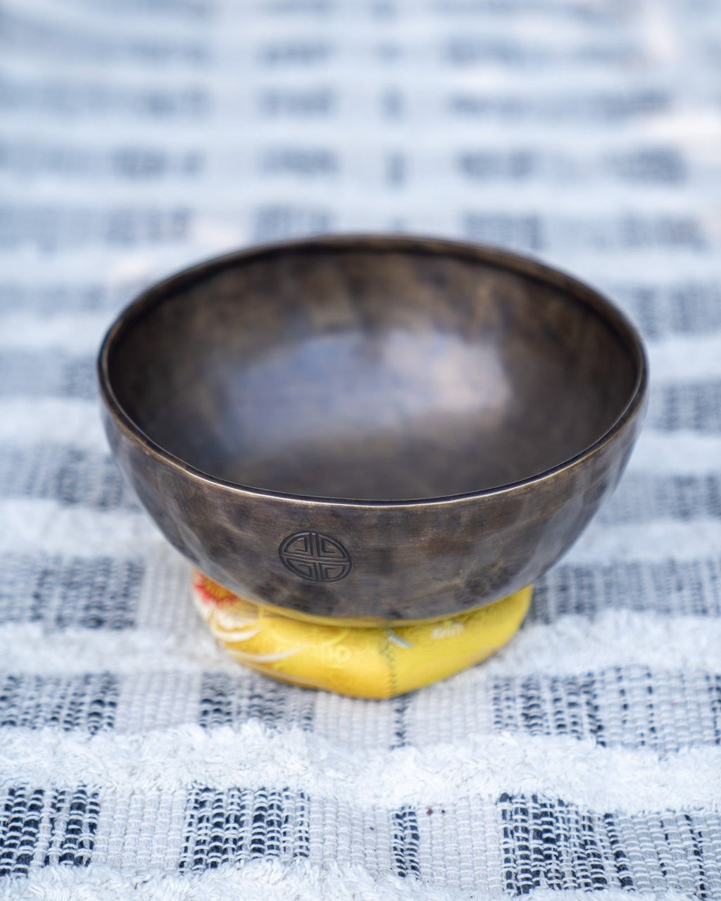 Solar Plexus Chakra Full Moon Singing Bowl in E Sukha Sound Healing & Singing Bowls