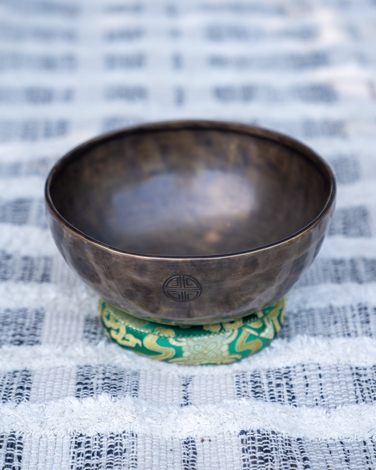 Heart Chakra Full Moon Singing Bowl in F Sukha Sound Healing & Singing Bowls