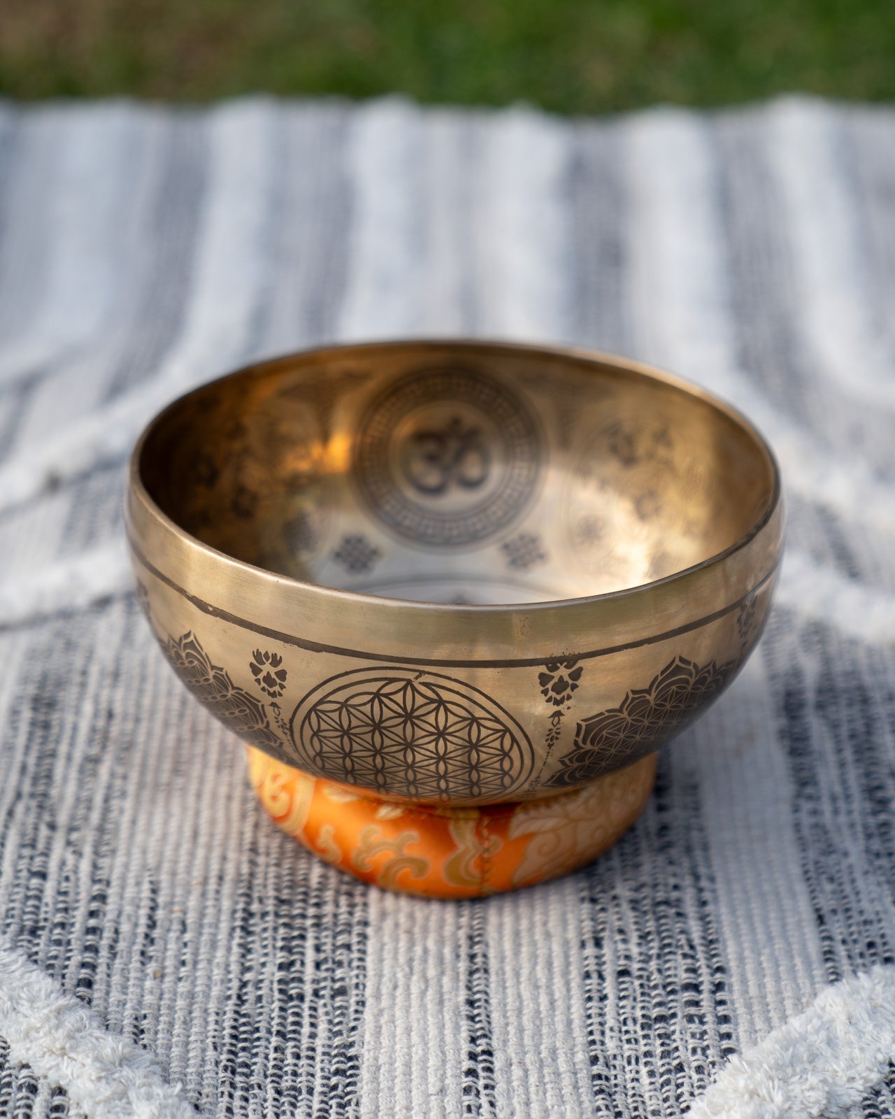 Special Carved Singing Bowl Set Sukha Sound Healing & Singing Bowls