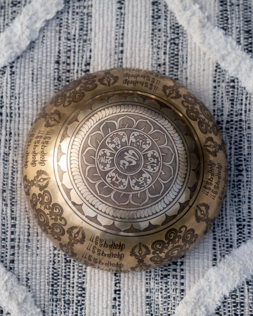 Root Chakra Singing Bowl in C Sukha Sound Healing & Singing Bowls