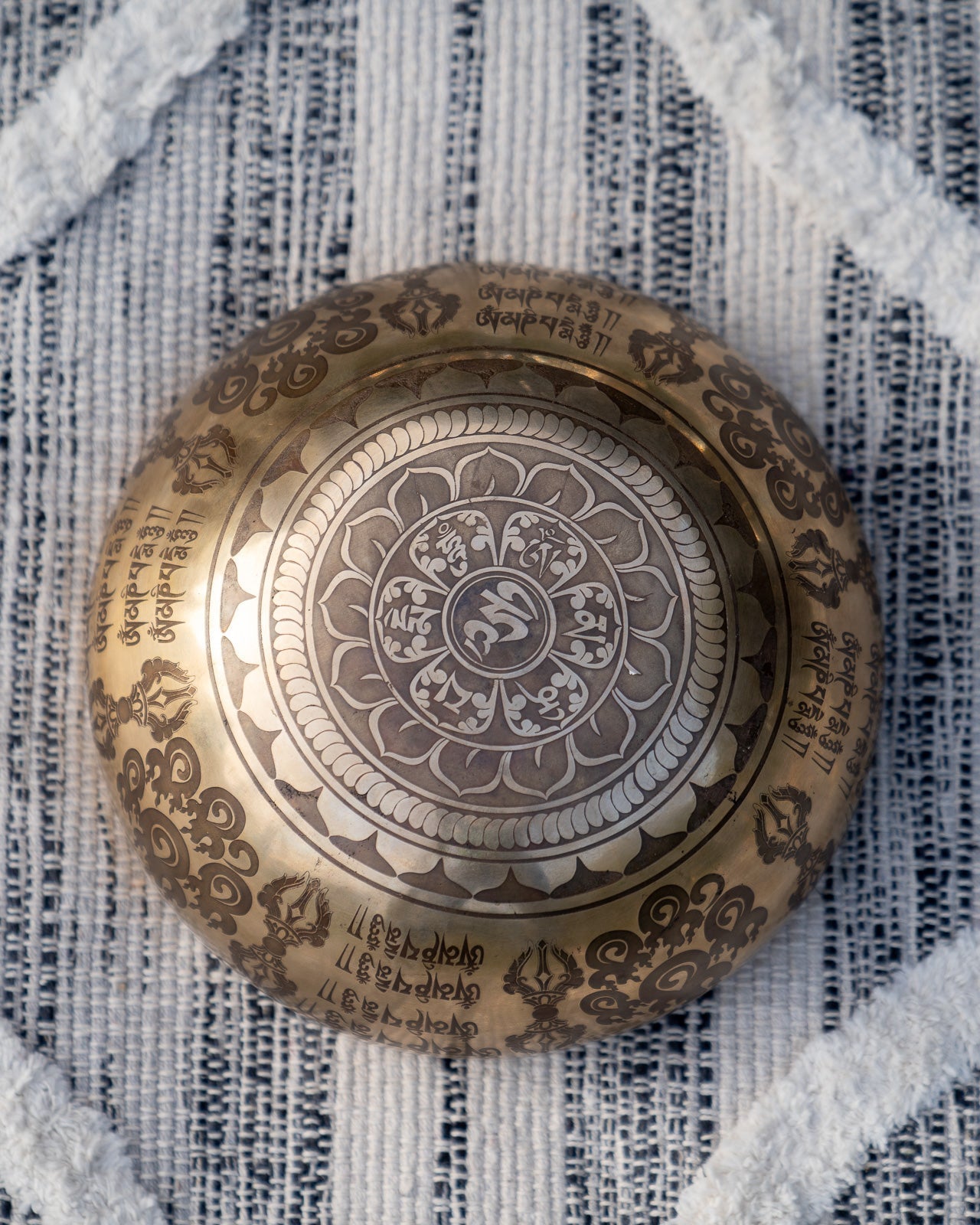 Root Chakra Singing Bowl in C Sukha Sound Healing & Singing Bowls