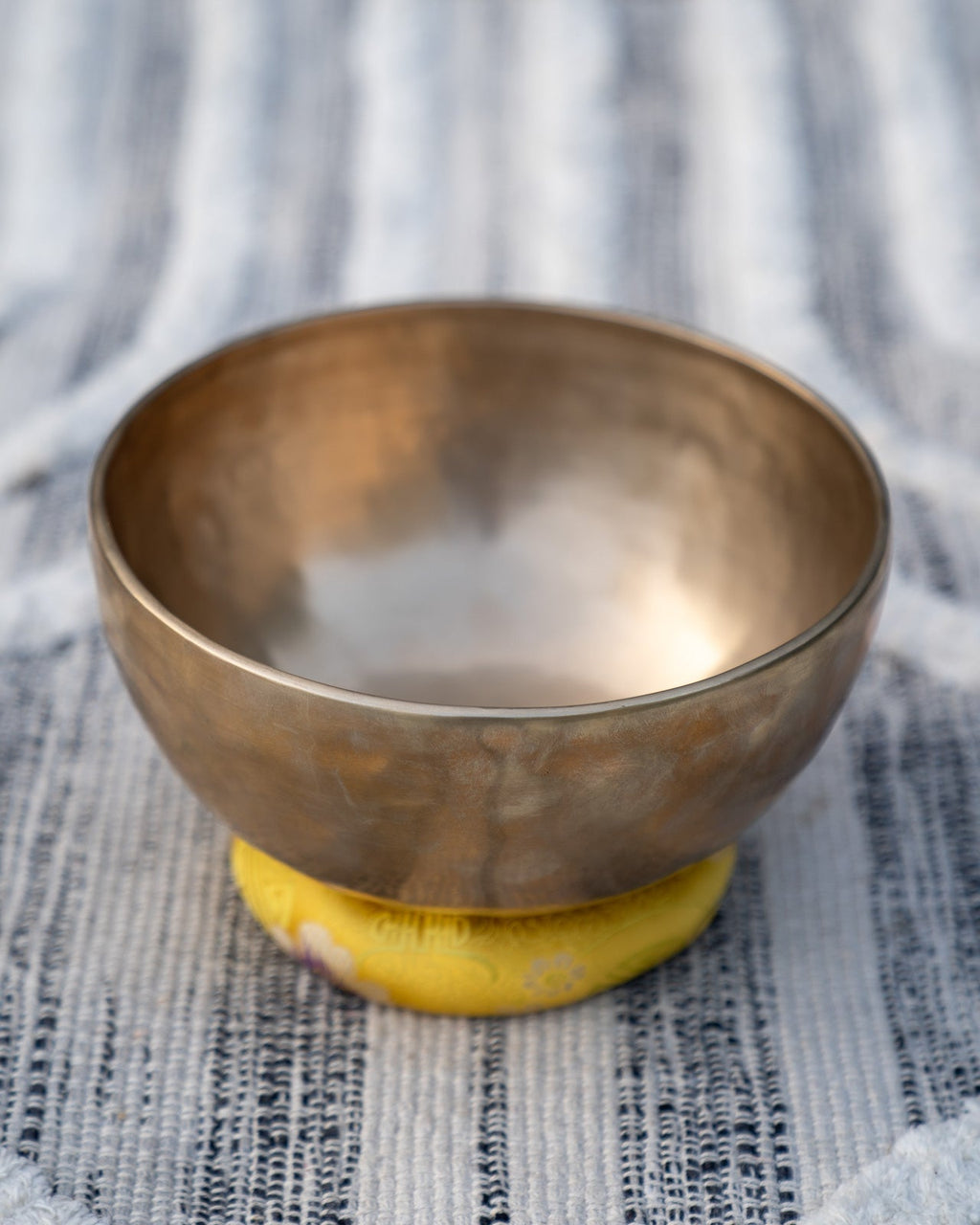 Solar Plexus Singing Bowl in E Sukha Sound Healing & Singing Bowls
