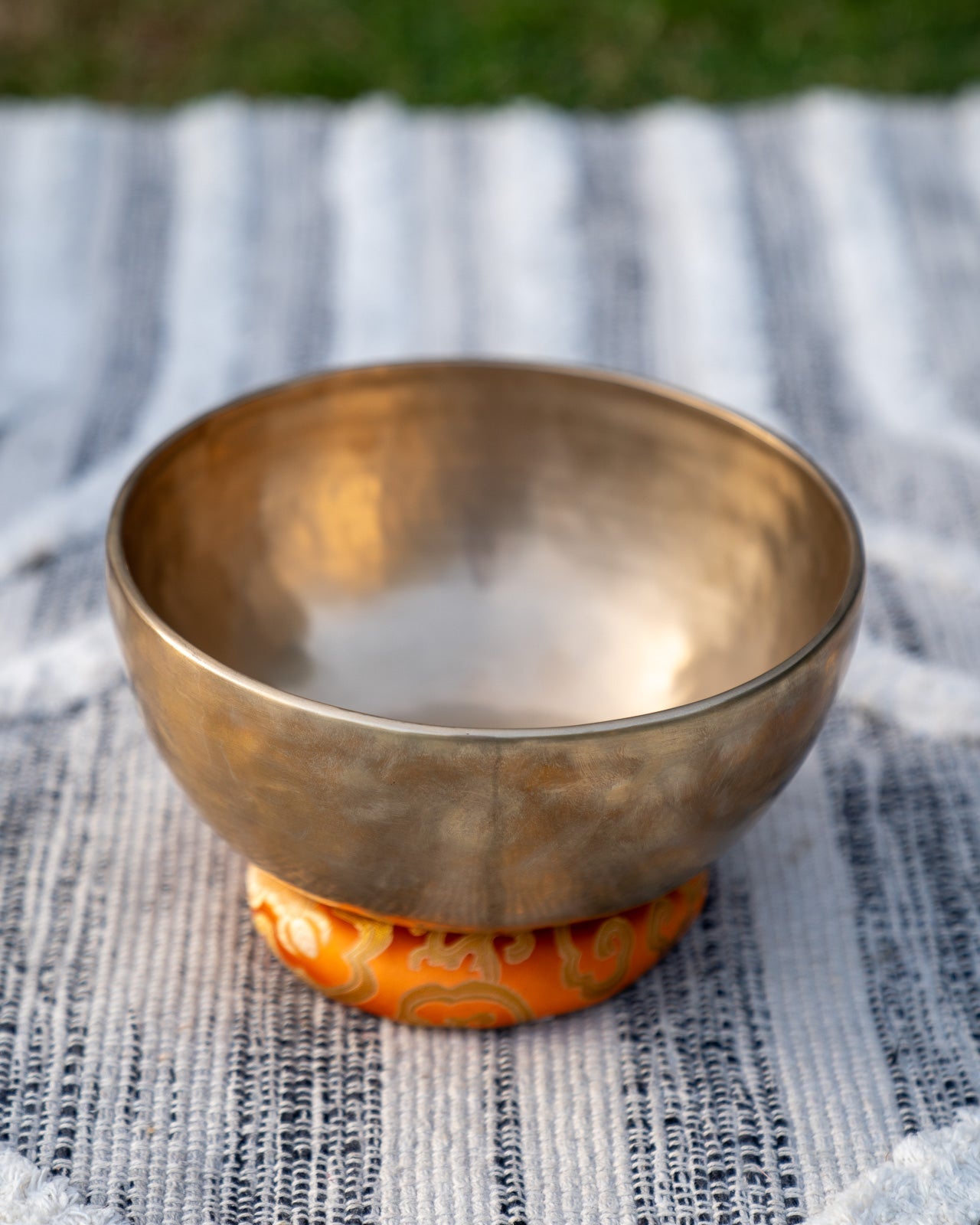 Sacral Chakra Singing Bowl in D Sukha Sound Healing & Singing Bowls