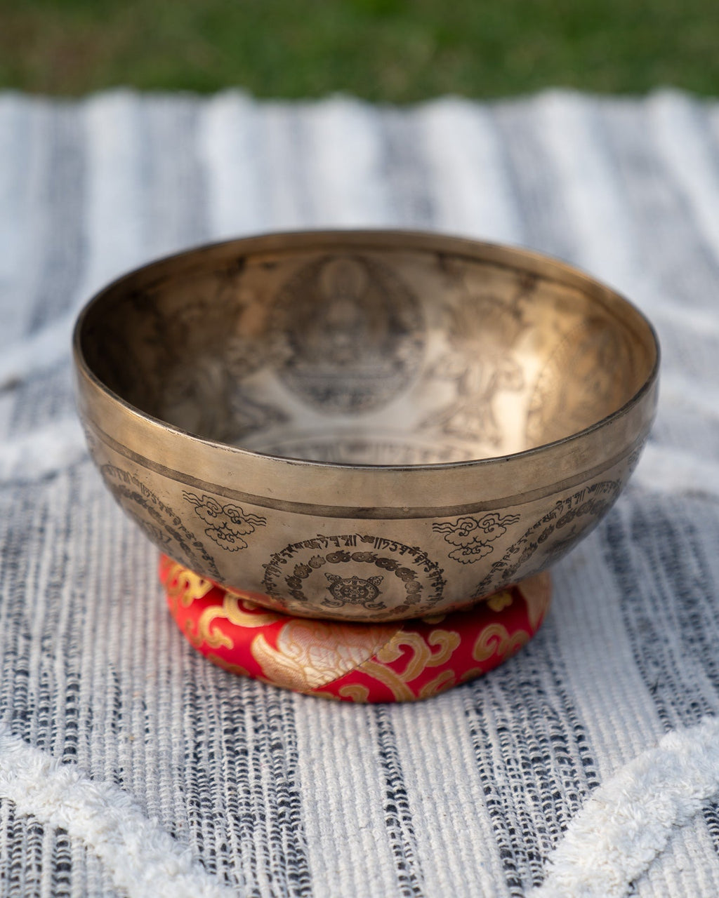 Root Chakra Medicine Buddha Art Bowl in C Sukha Sound Healing & Singing Bowls