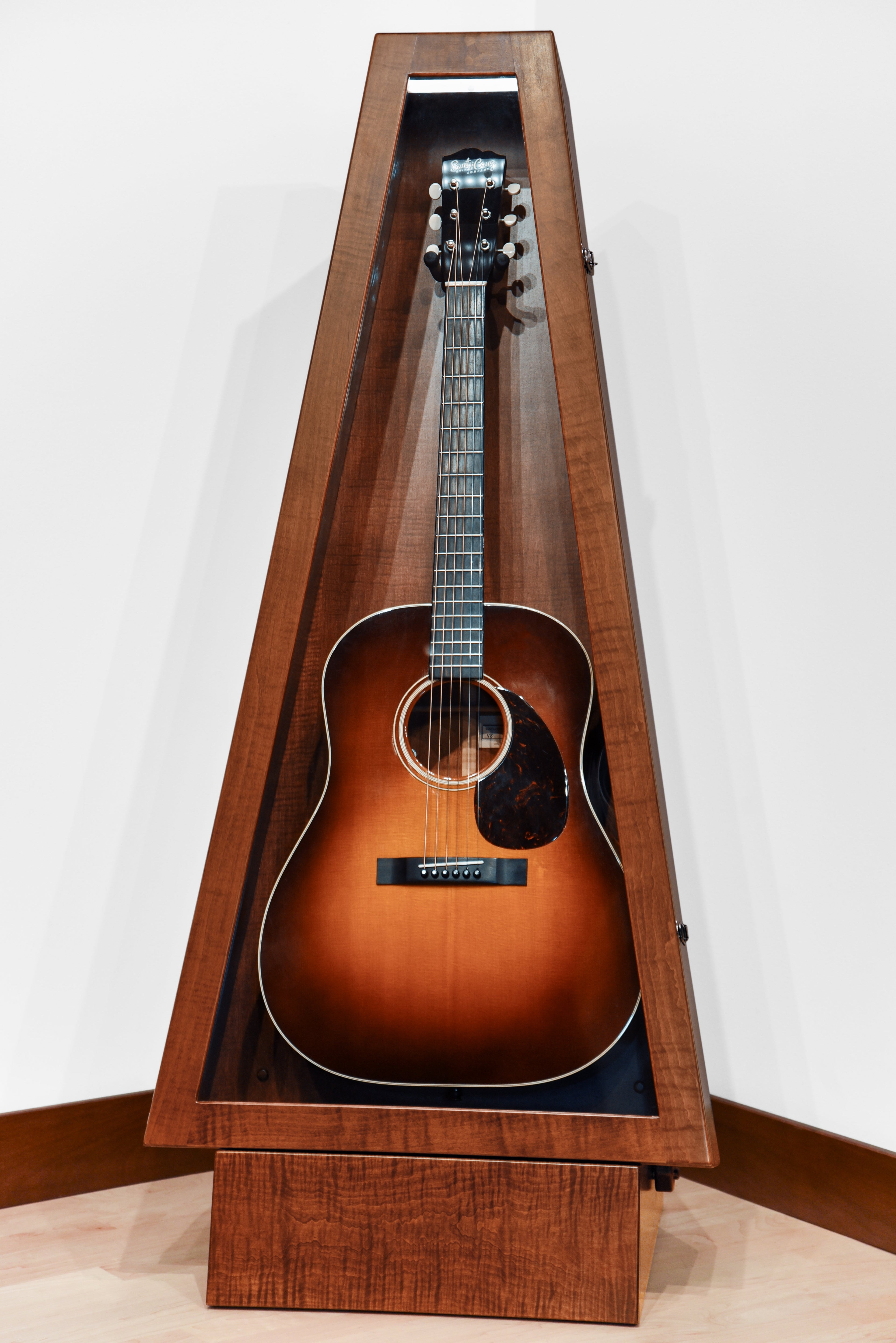 ClimaStand Triangle Humidor with Base - Flame maple with Acres Stain Acoustic Remedy Cases