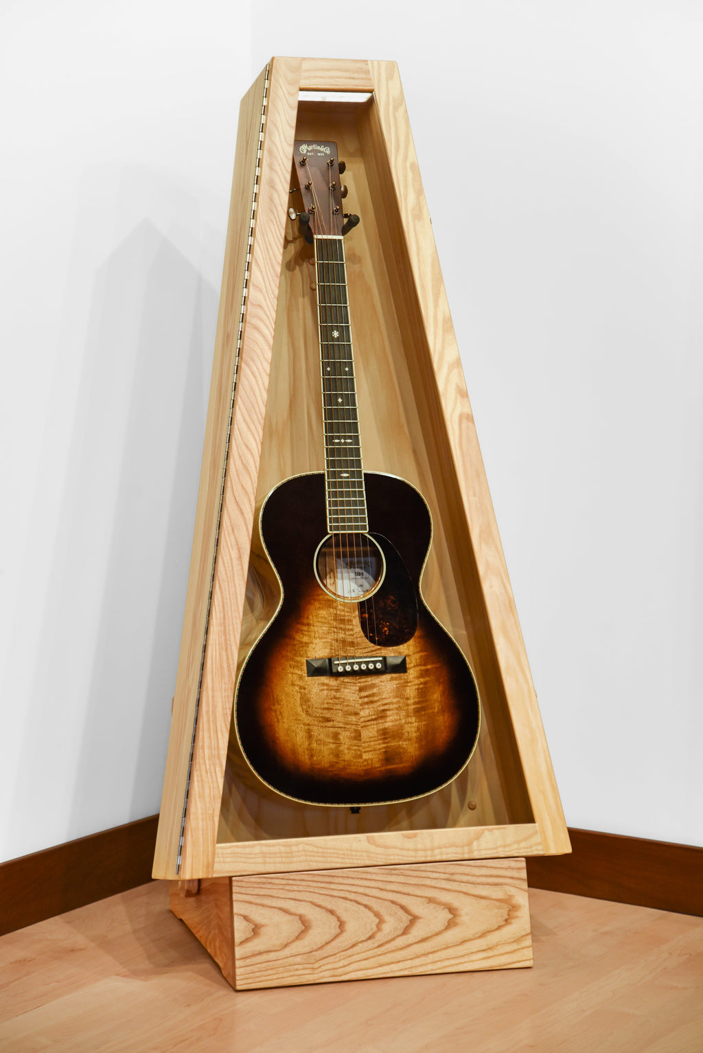 ClimaStand Triangle Humidor with Base - Northern White Ash Acoustic Remedy Cases