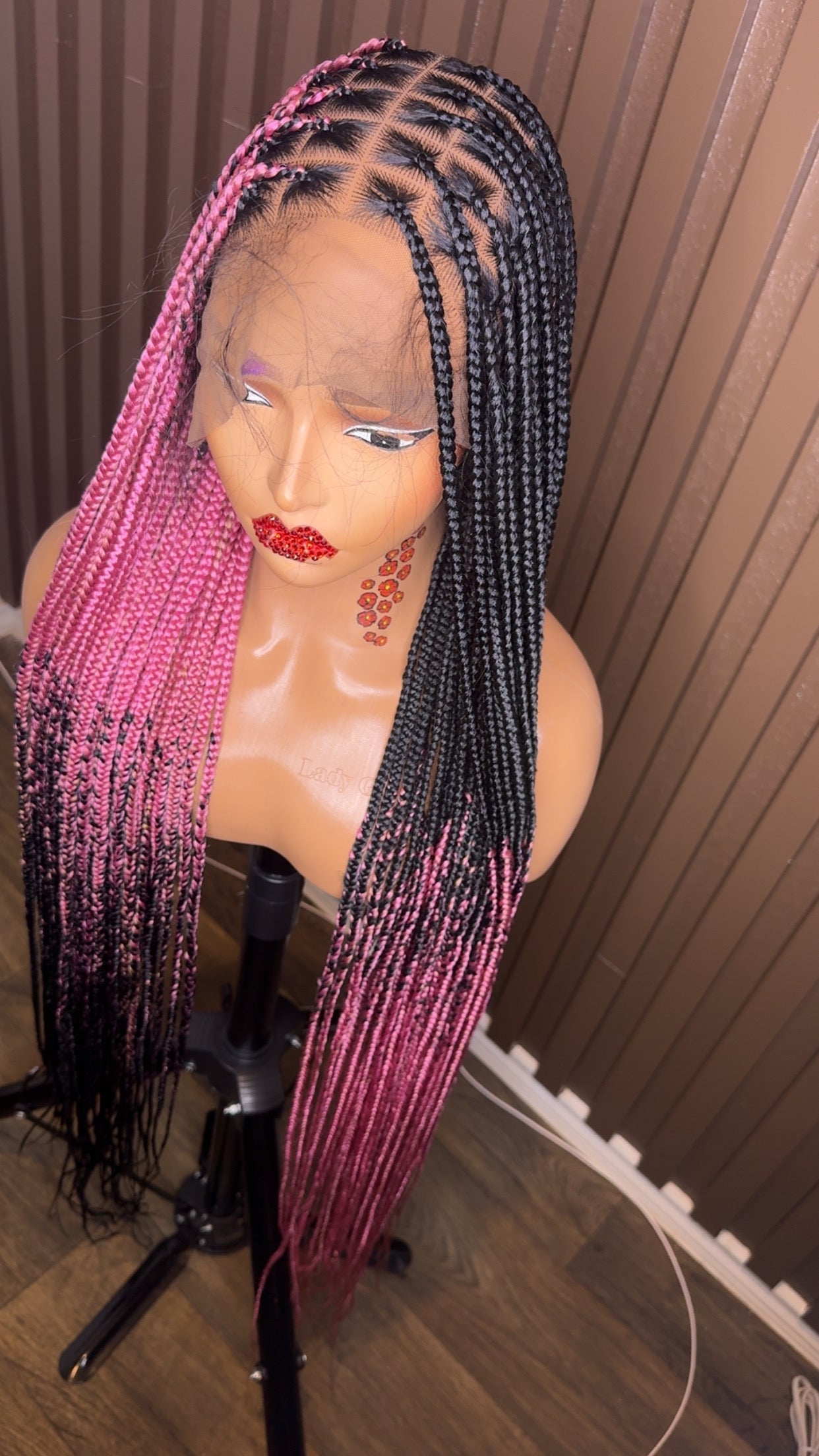 Cross braids dark pink HOL stores