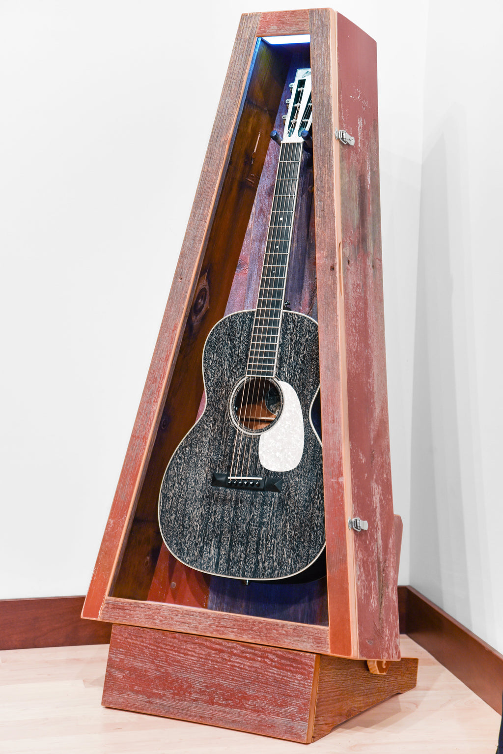 ClimaStand Triangle Humidor with Base - Reclaimed Barnwood (Red) Acoustic Remedy Cases