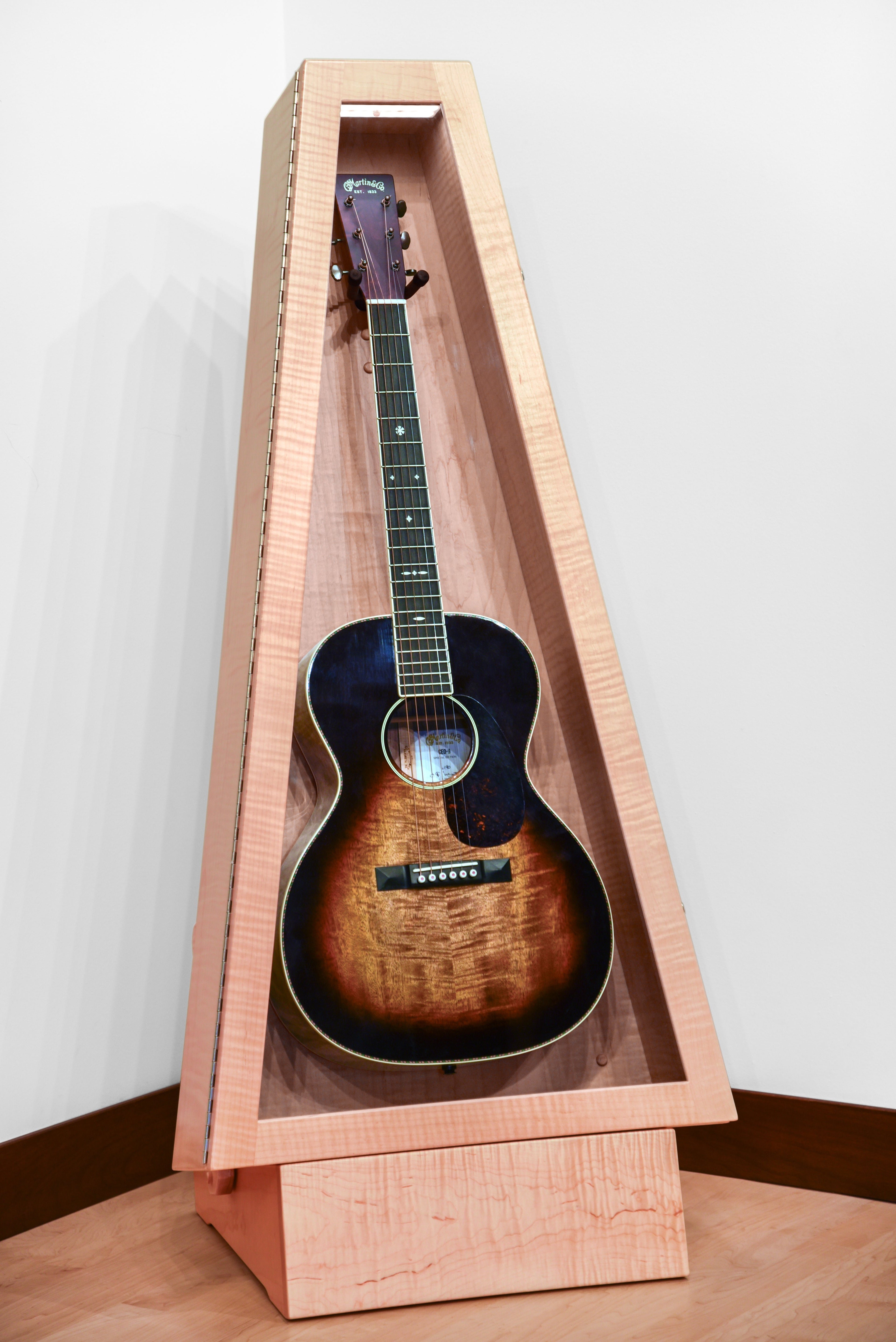 ClimaStand Triangle Humidor with Base - Flamed Maple Acoustic Remedy Cases