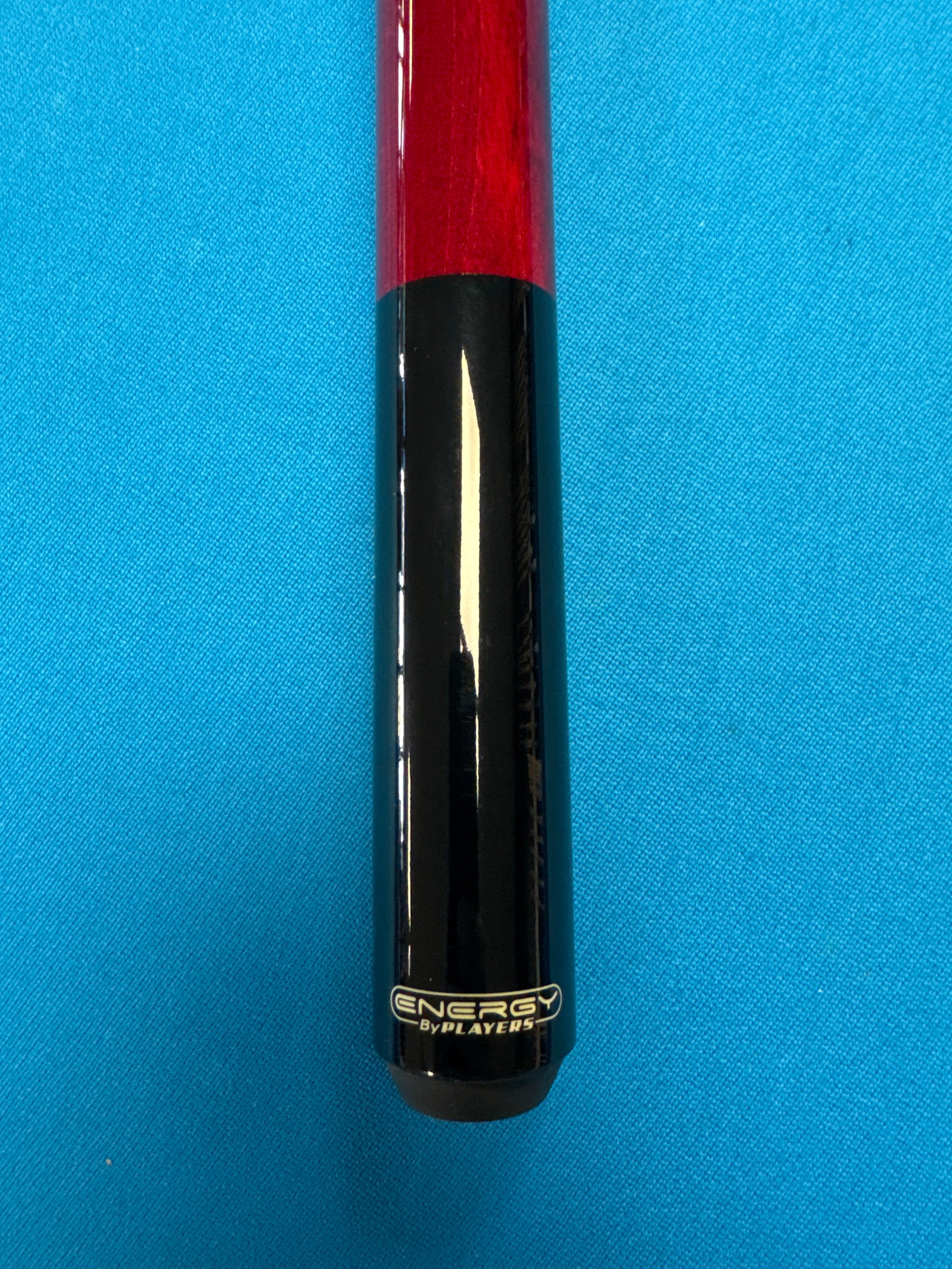 Energy By Players Cue Red/Black Wrapless C.P.Dean Company
