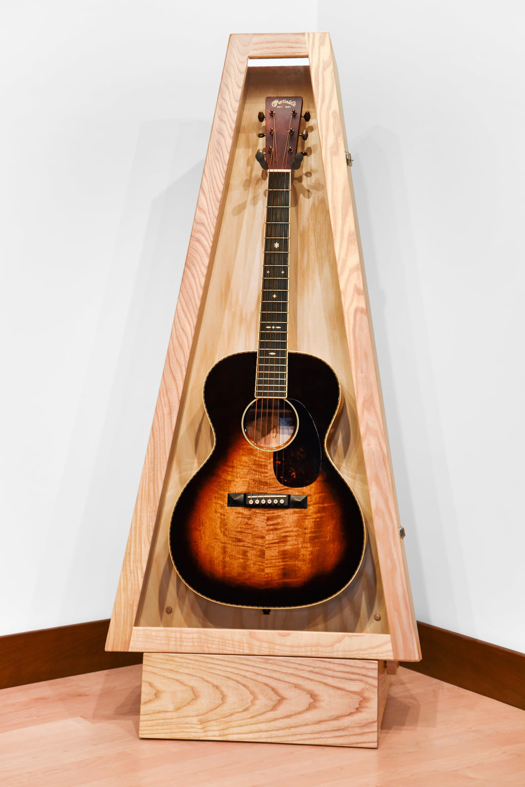 ClimaStand Triangle Humidor with Base - Northern White Ash Acoustic Remedy Cases