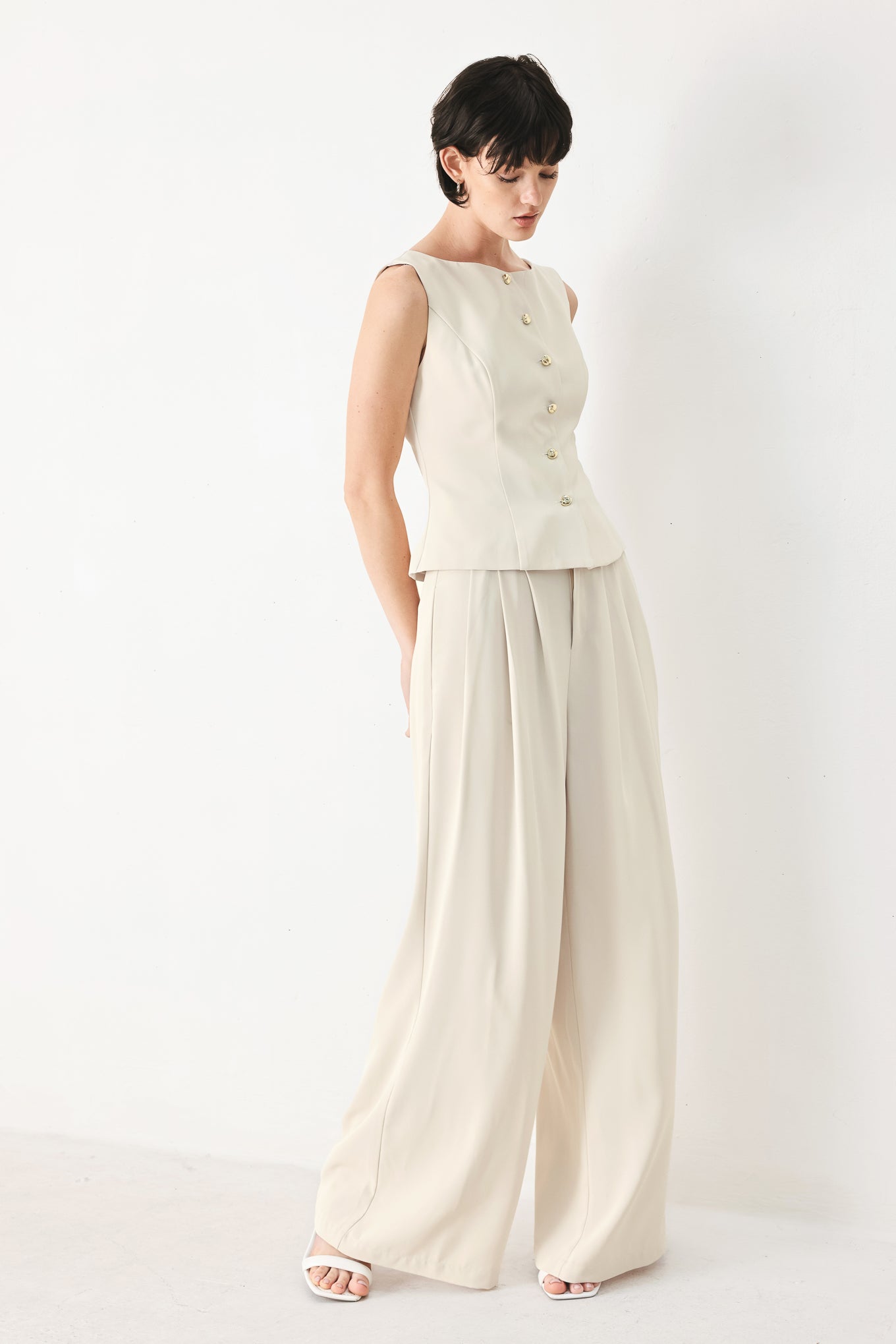 MODERN MINIMAL WOVEN VEST Flying Tomato