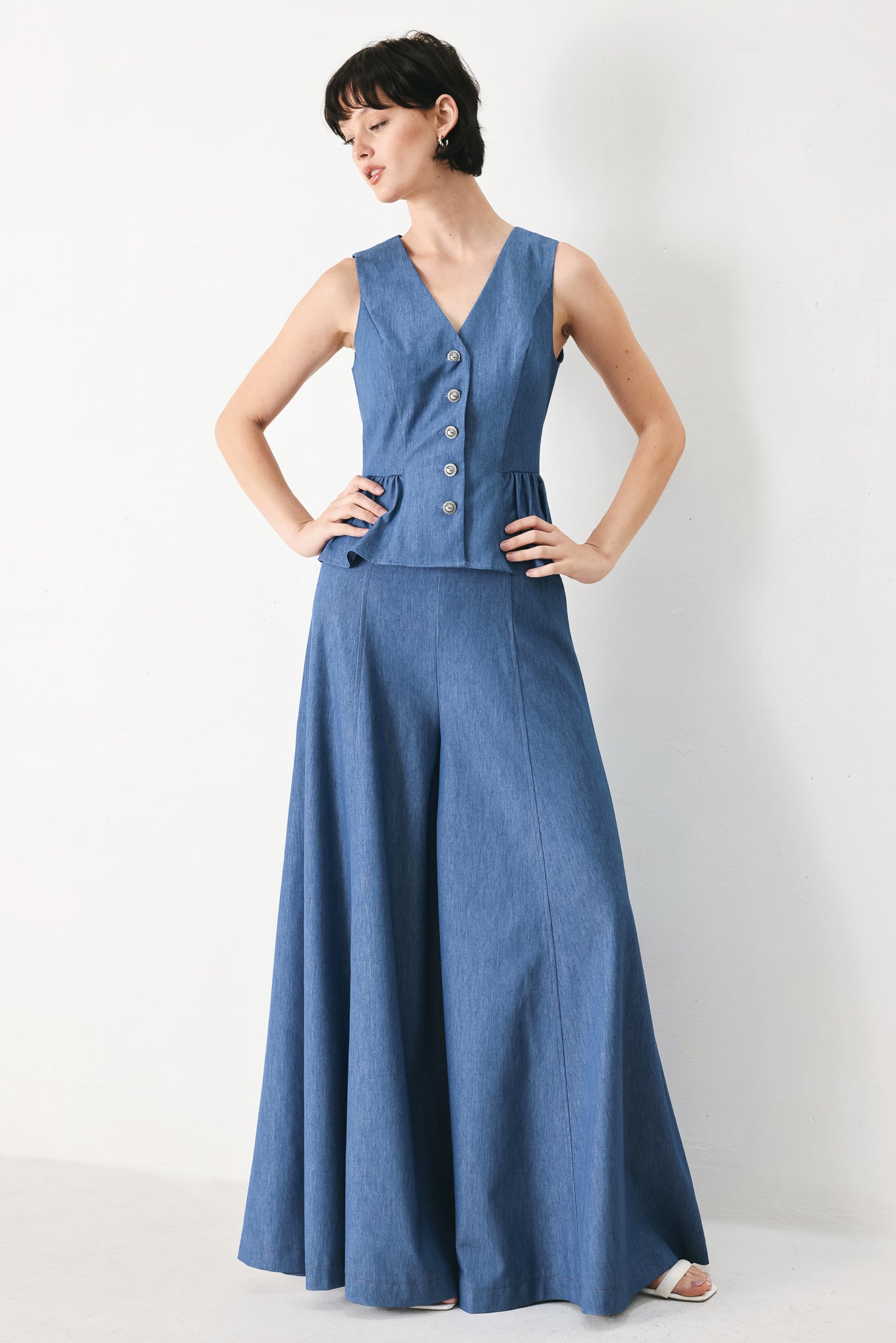 CASUAL ROMANCE WOVEN VEST Flying Tomato