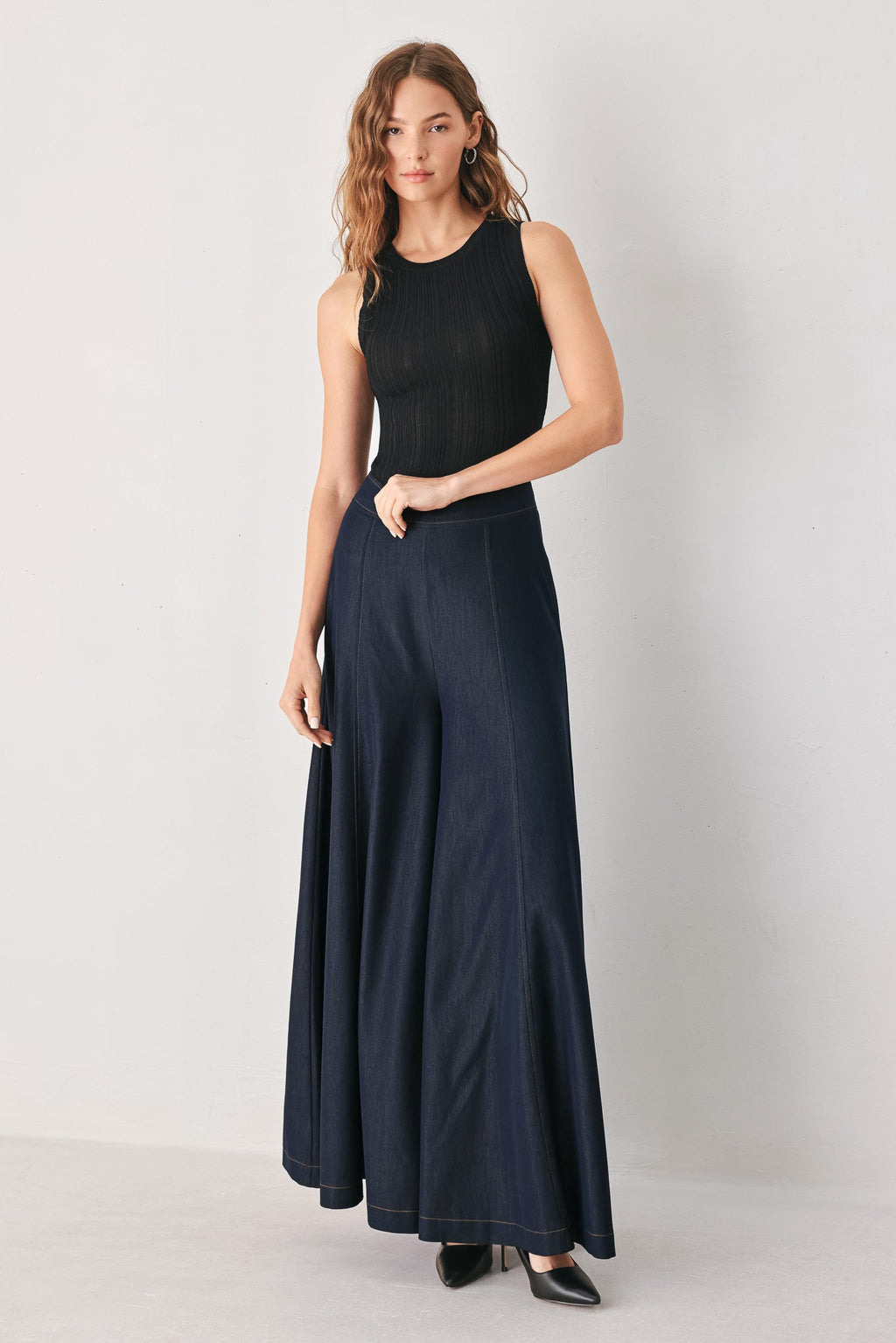 CASUAL ROMANCE WOVEN PANTS Flying Tomato