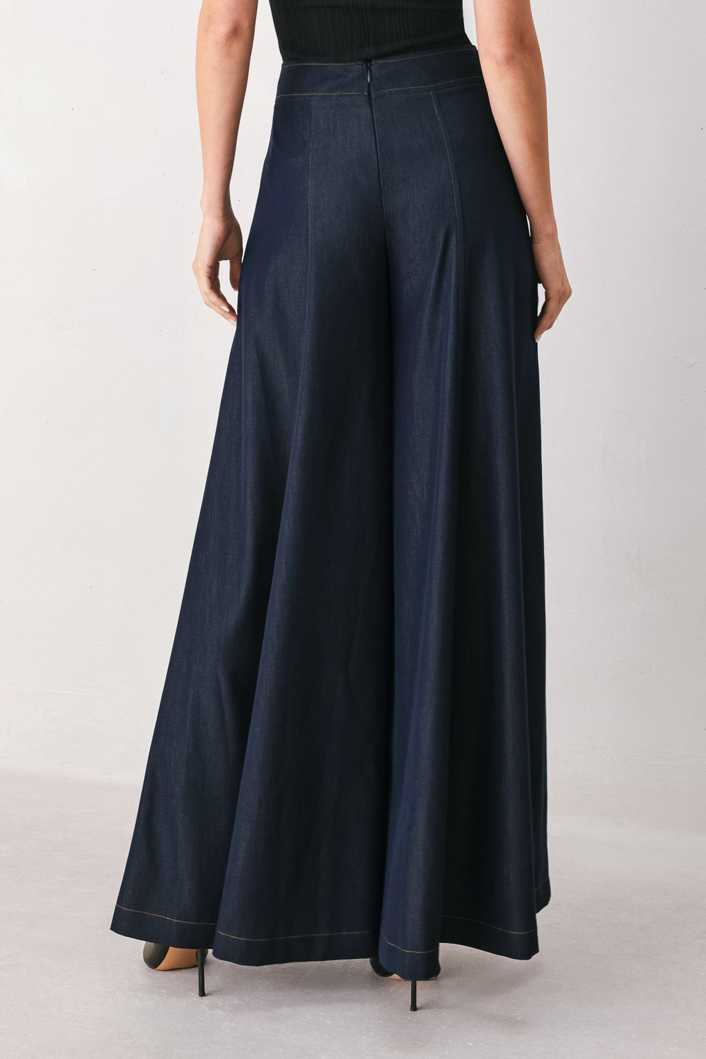 CASUAL ROMANCE WOVEN PANTS Flying Tomato