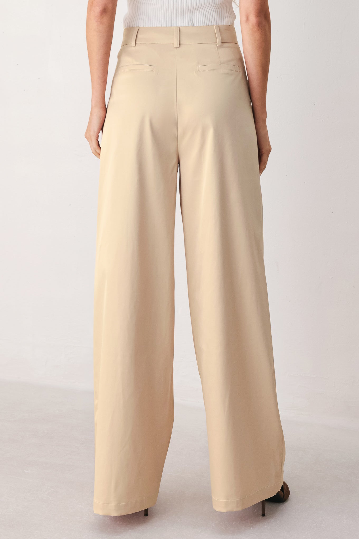 PARCHMENT RELAXED-FIT WOVEN PANTS Flying Tomato