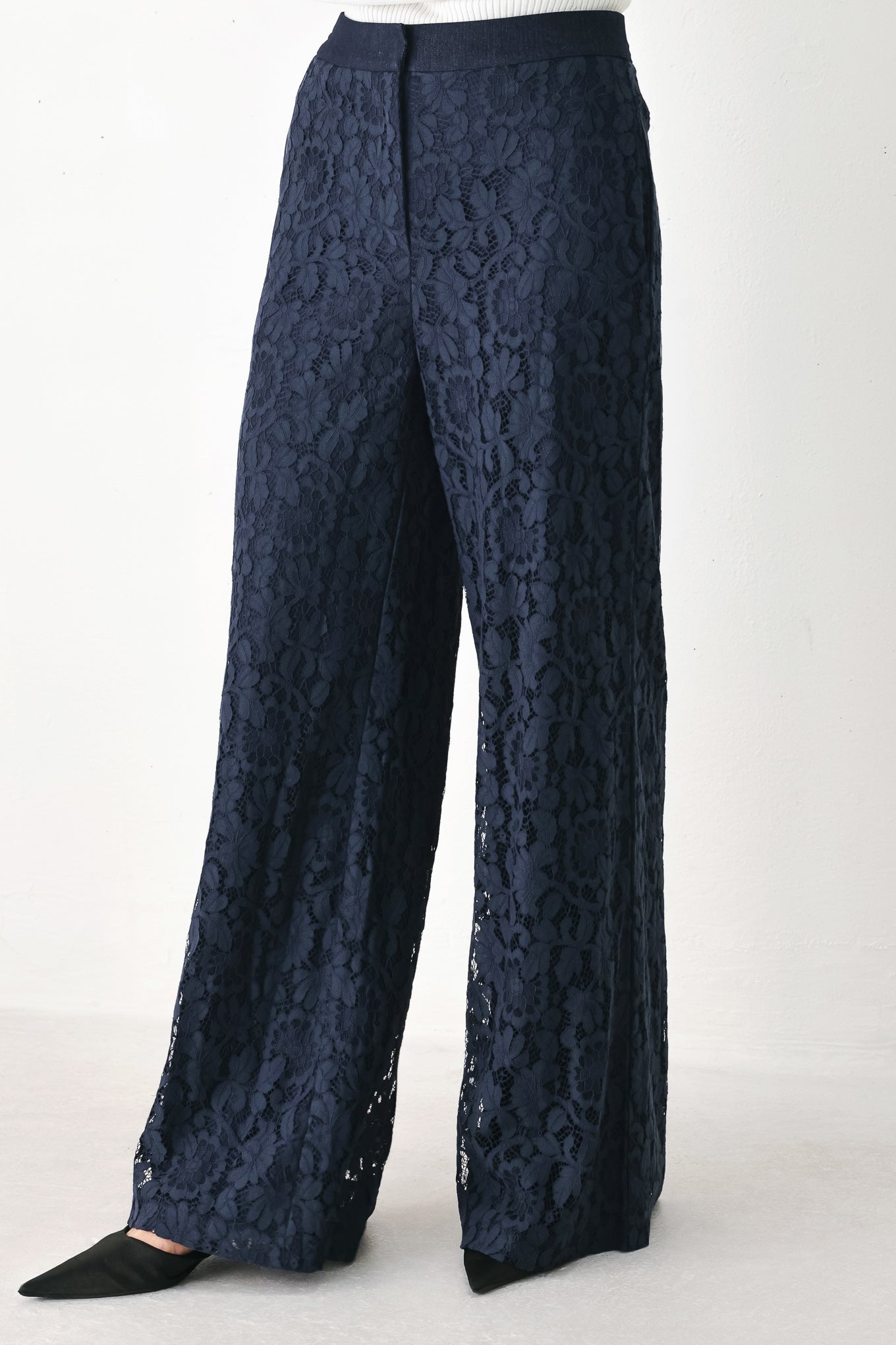 MIDNIGHT PETAL FLOW WOVEN LACE PANTS Flying Tomato