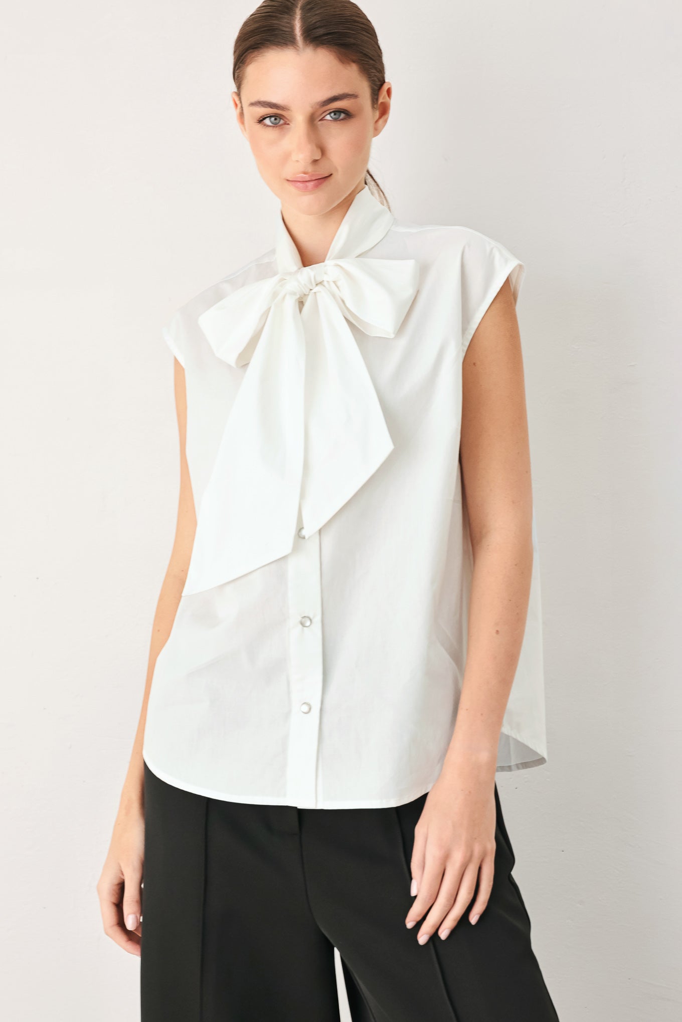 MODERN STATEMENT BOW WOVEN TOP Flying Tomato