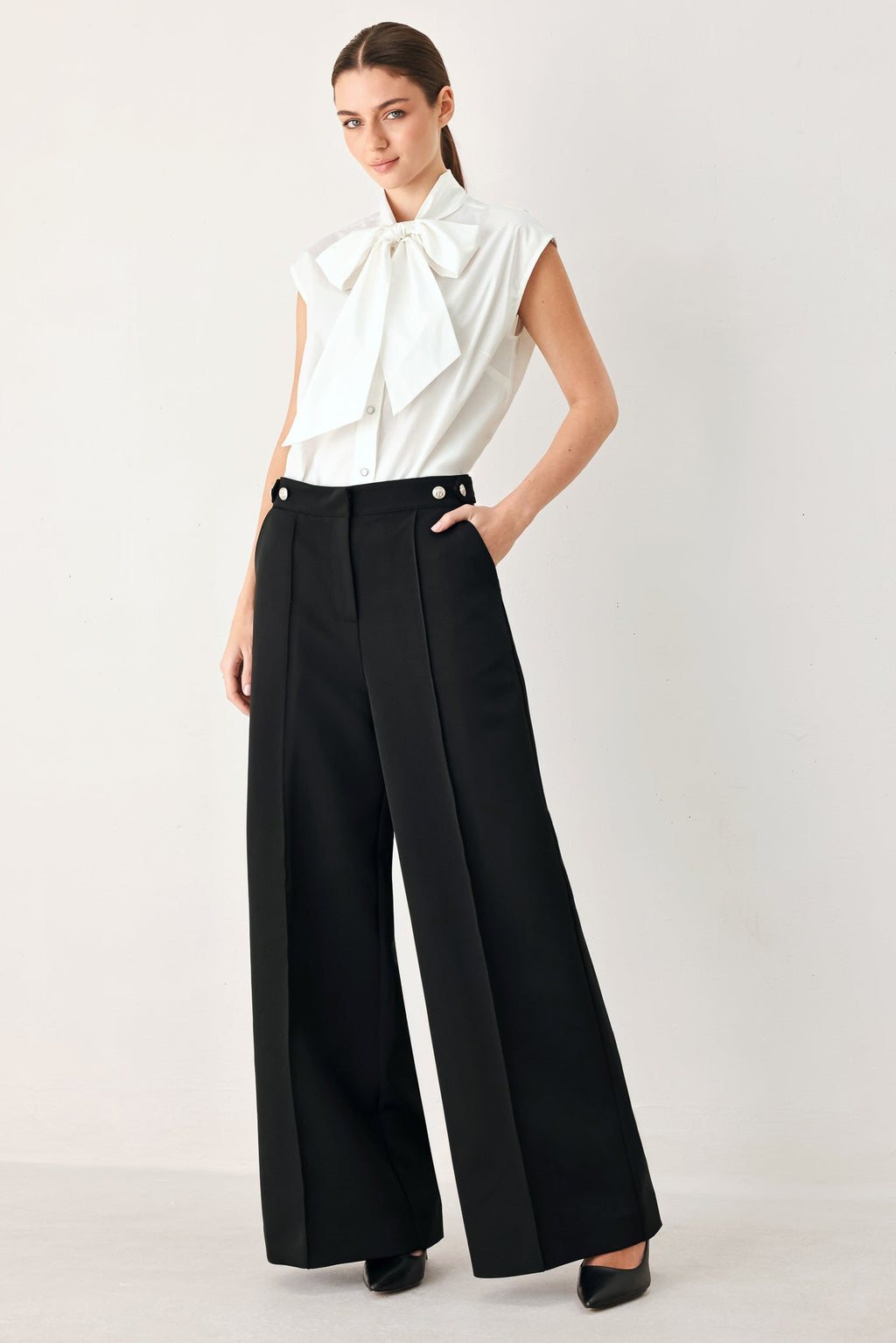 MODERN STATEMENT BOW WOVEN TOP Flying Tomato
