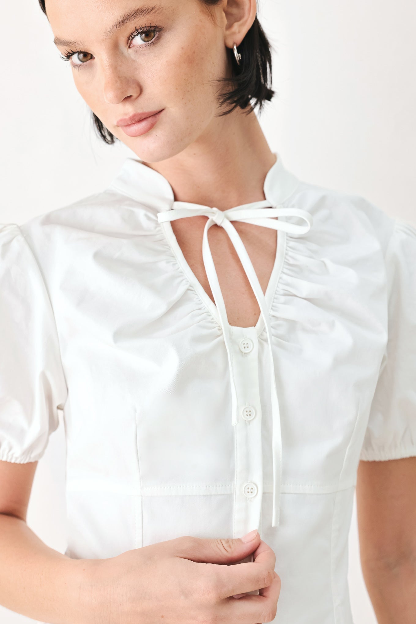 WHITE ROSE DAYDREAM WOVEN TOP Flying Tomato