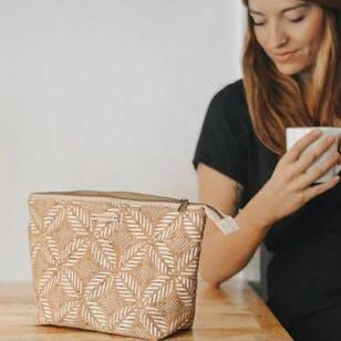 ADVENTURER cosmetics bag | CREAM Carry Courage