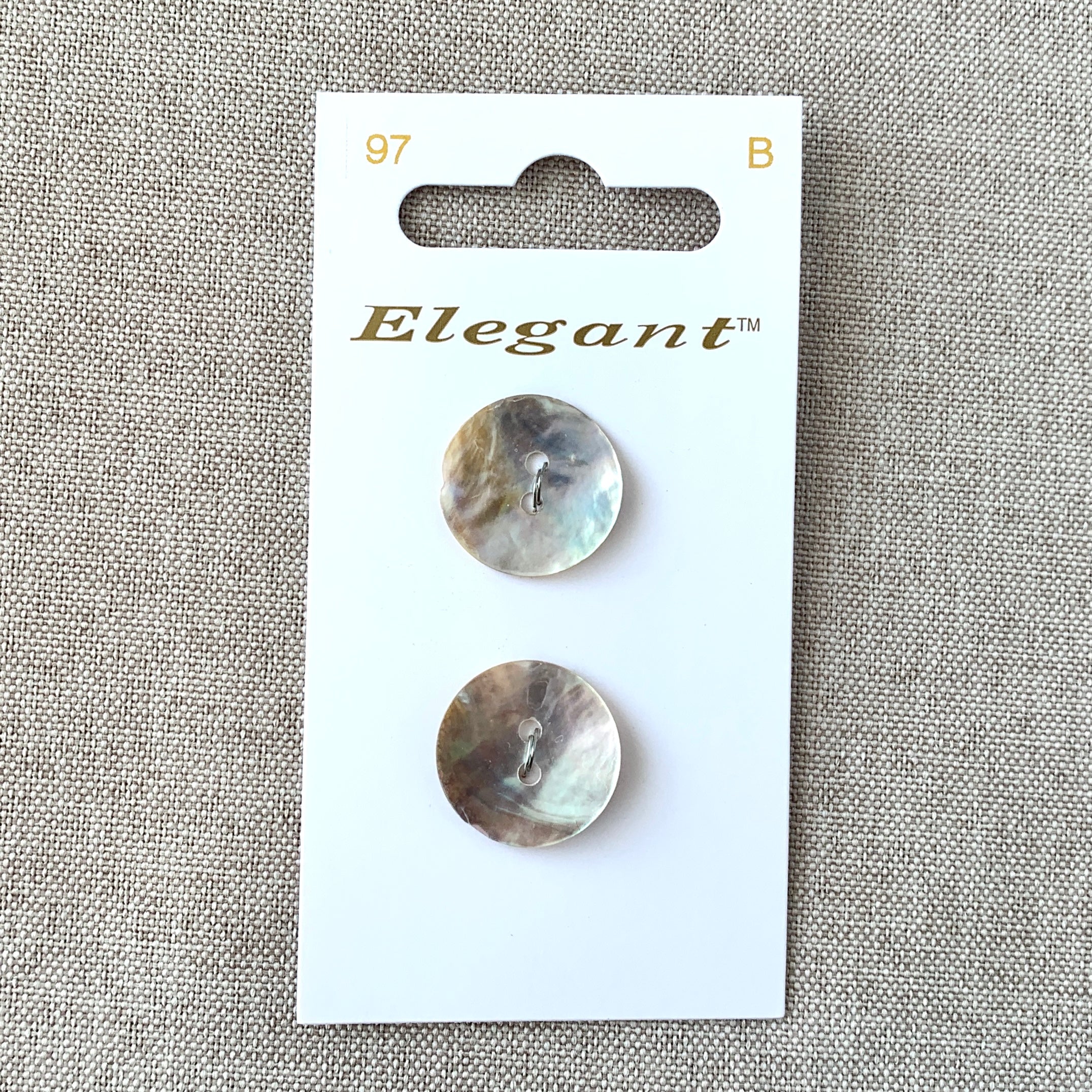 97 Shell - Elegant - 2 Holes - 19mm - Natural The Attic Exchange