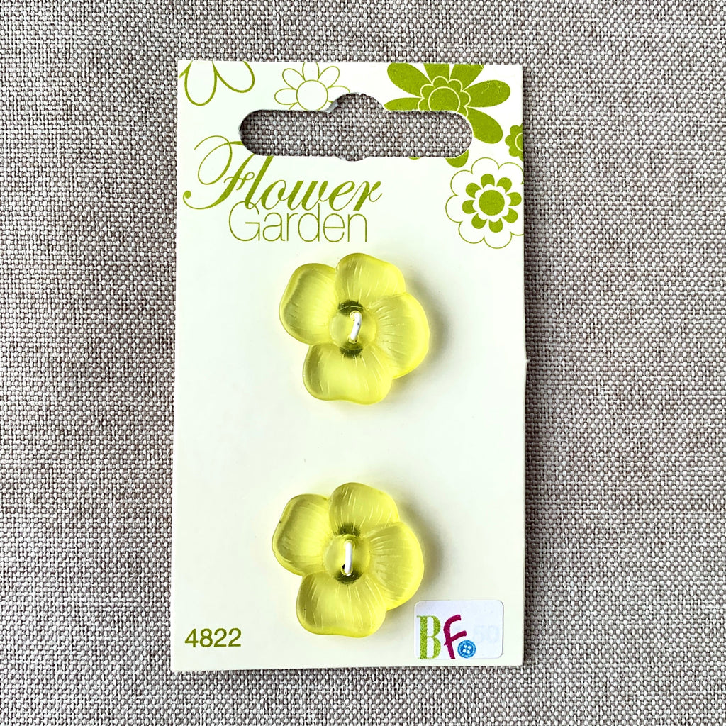 4822 Yellow Flower - Flower Garden - 2 Hole - 19mm Buttons The Attic Exchange