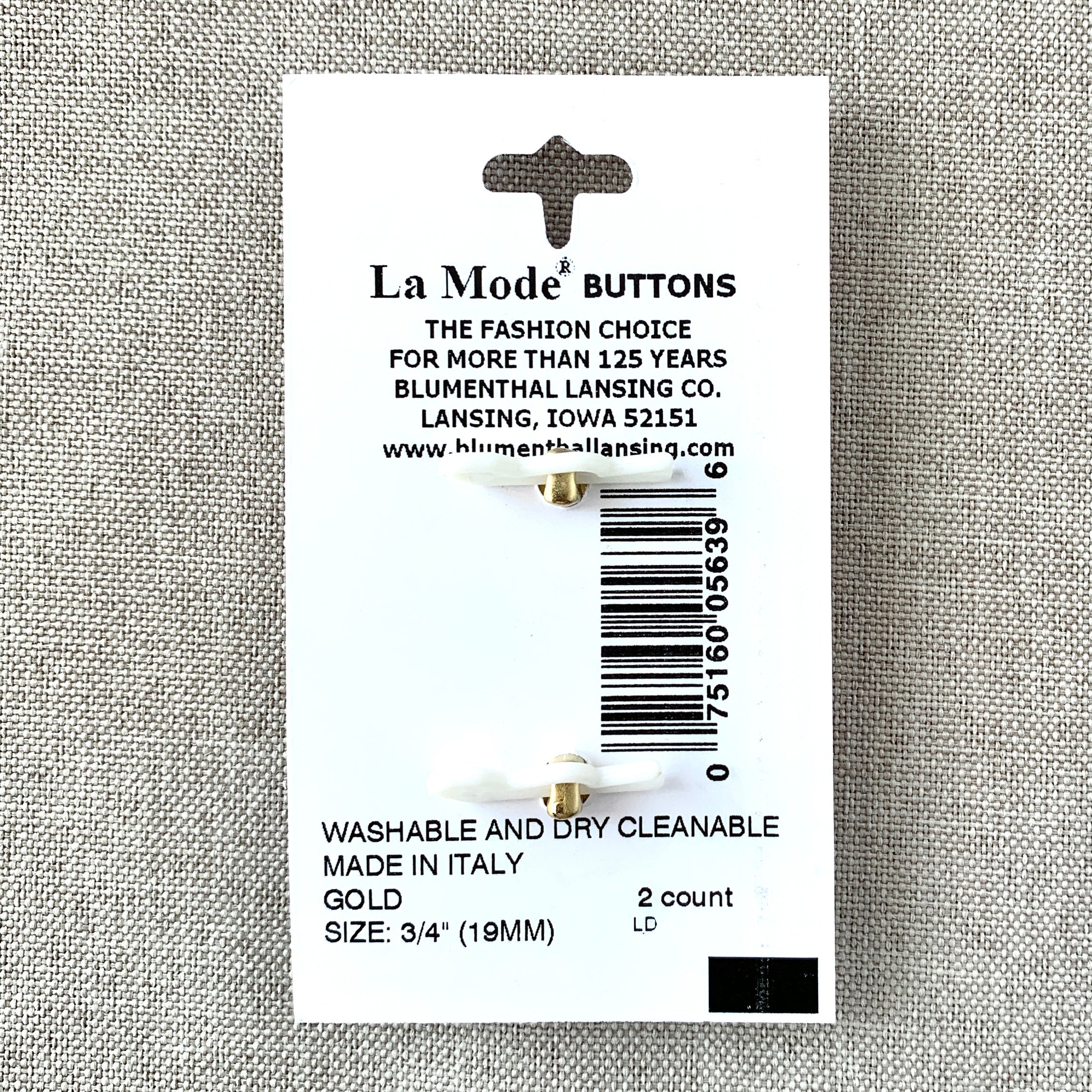 26998 Geometric Gold Rectangle - La Mode - 1 Hole - 19mm - Gold The Attic Exchange