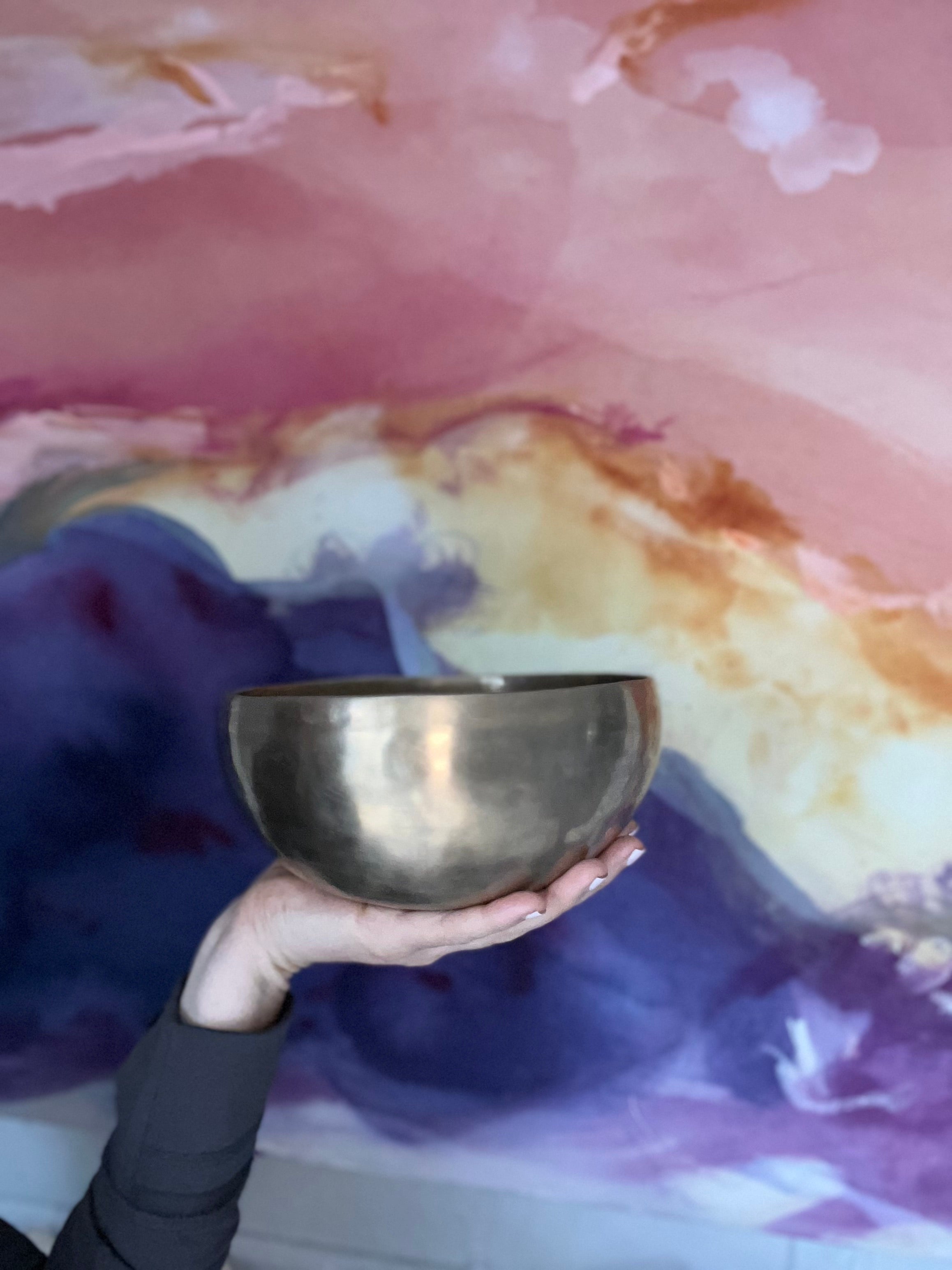 Crown Chakra Singing Bowl in B Sukha Sound Healing & Singing Bowls