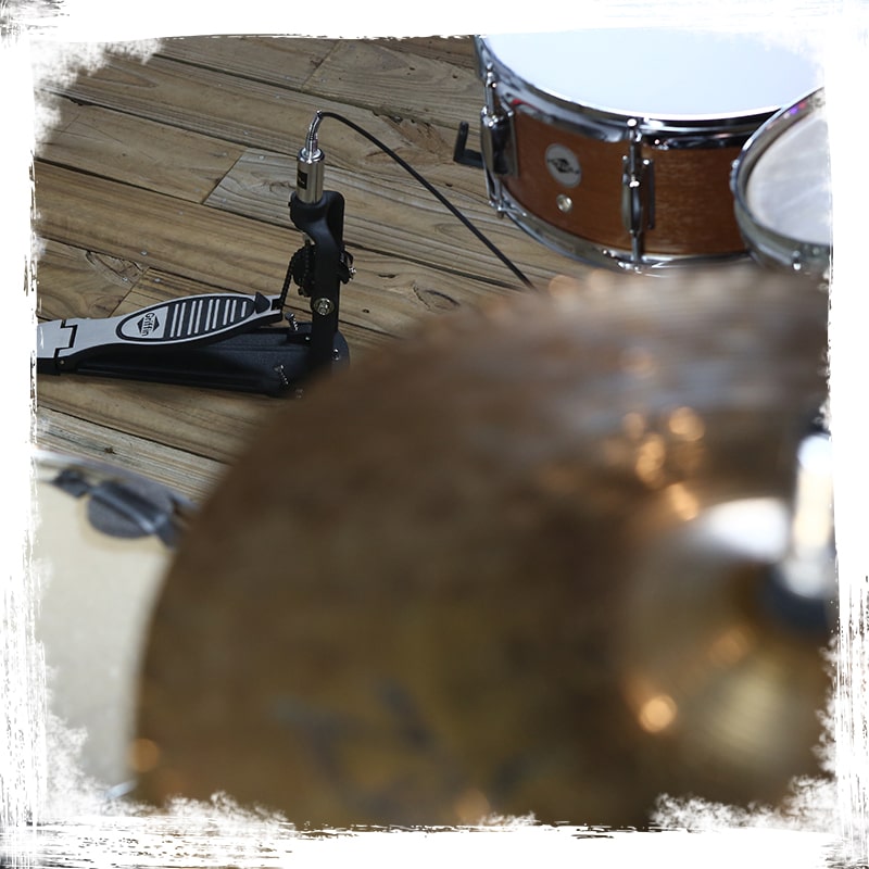 Remote Hi Hat Stand with Foot Pedal by GRIFFIN | Drummers Cable Auxiliary Cymbal High Hat Percussion Hardware with Drum Key | Heavy Duty Sturdy HiHat Holder | All Metal Construction Mount Complete Kit GeekStands.com
