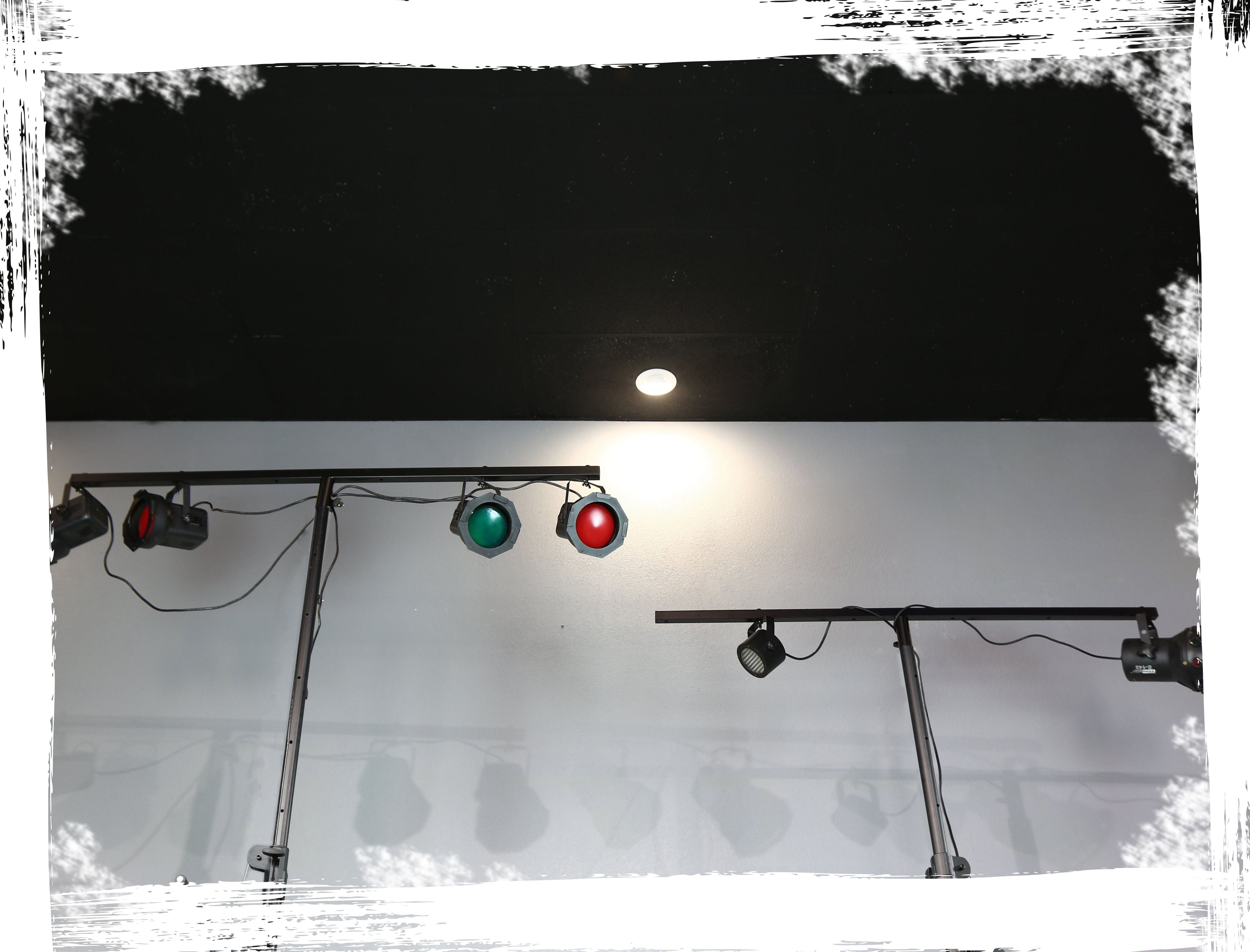 Crank Up Light Stands (2 Pack) Stage Lighting Truss System by GRIFFIN - Portable Speaker Tripod Platform Rig - Adjustable Trussing DJ Booth Kit, T Bar GeekStands.com