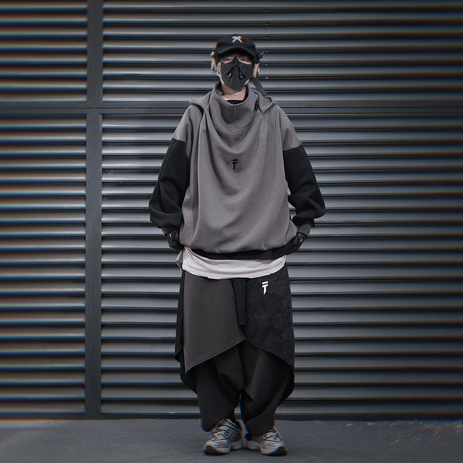 HiH51 Grey T-Tech Hoodie Niepce
