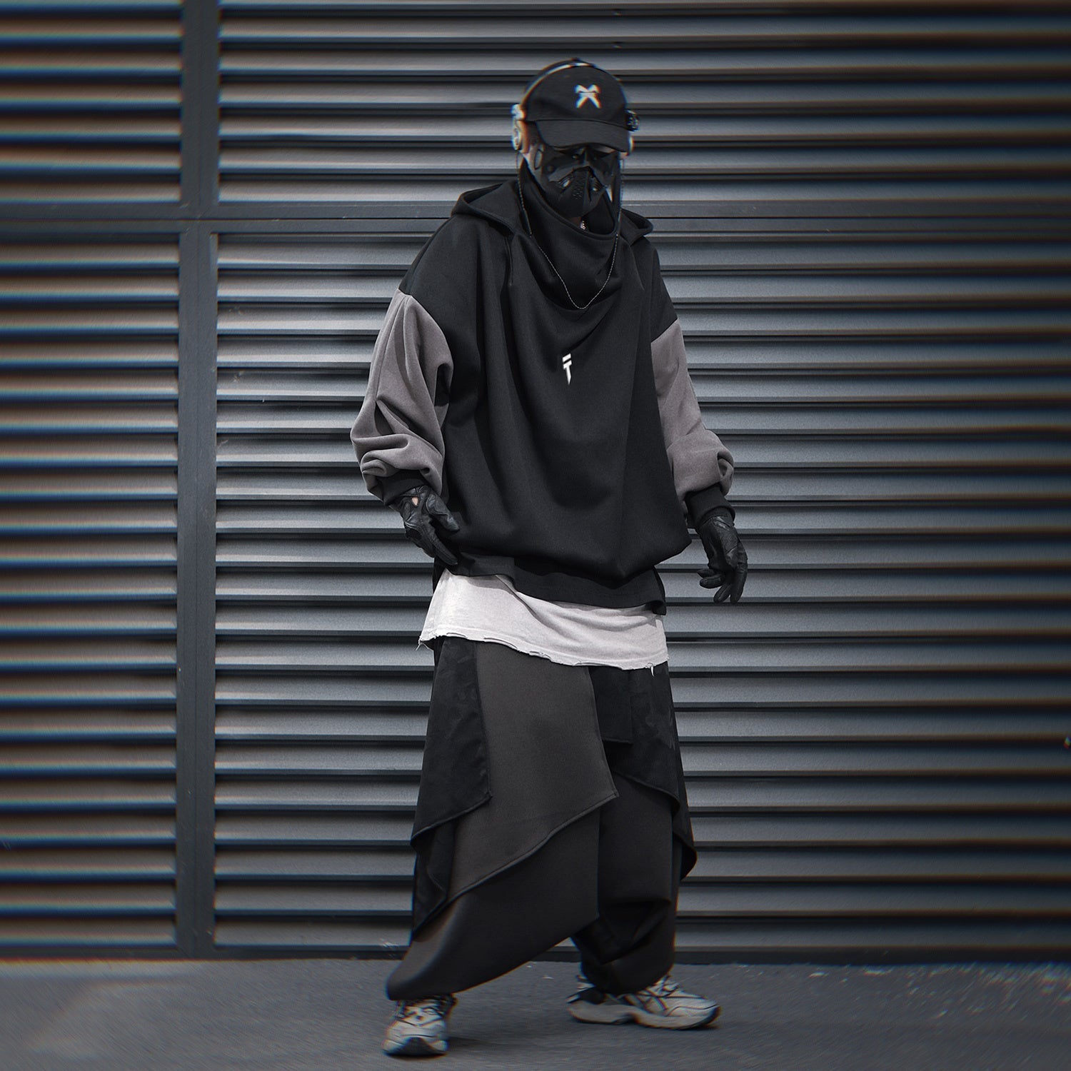 HiH51 Black T-Tech Hoodie Niepce