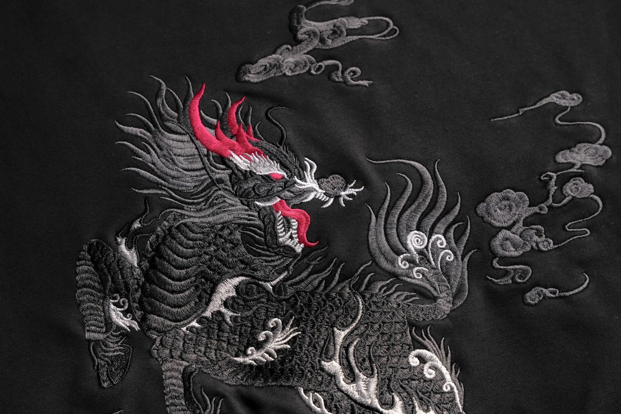 SW9102 Embroidered Kirin Sweater Niepce
