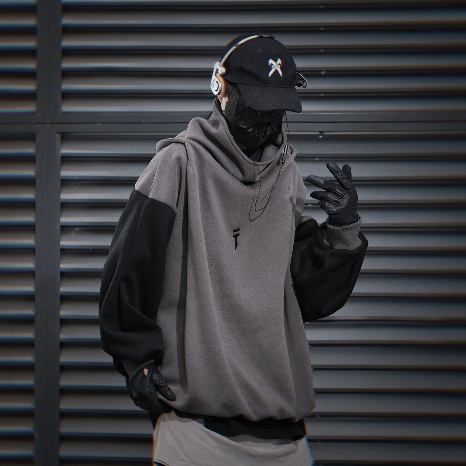 HiH51 Grey T-Tech Hoodie Niepce