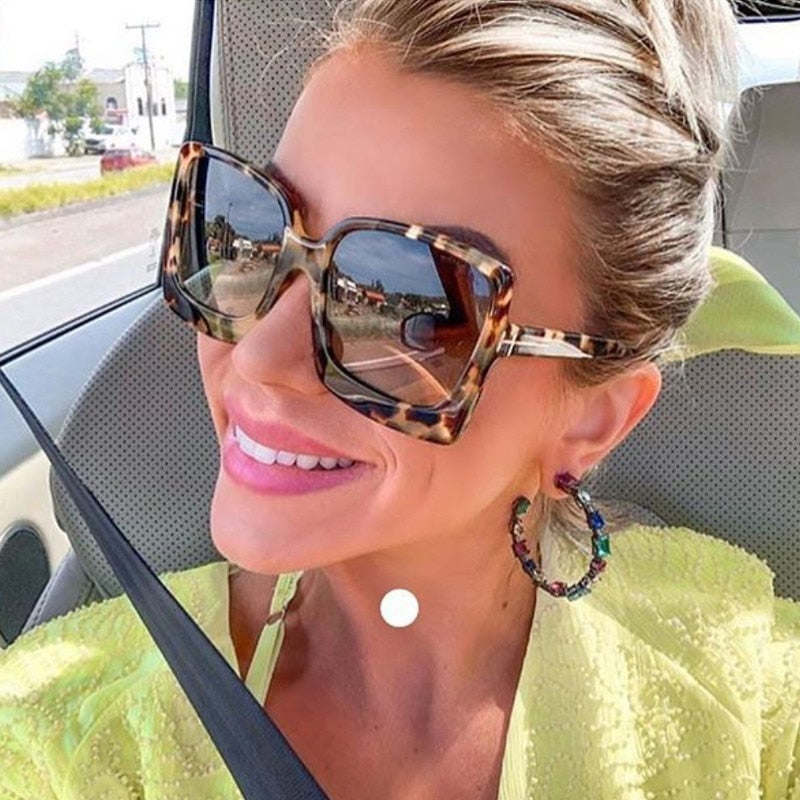 Oversized Women Sunglasses Brand Designer Plastic Female Big Frame Gradient Sun Glasses UV400 gafas de sol mujer