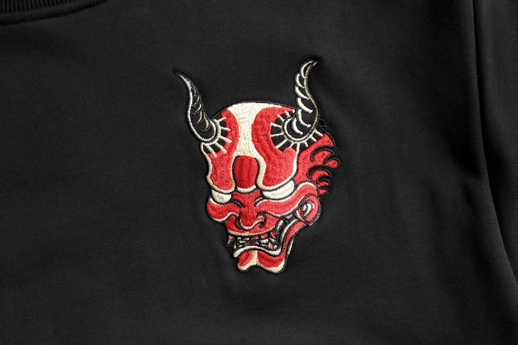 SW9060 Red Demon Embroidered Sweater Niepce