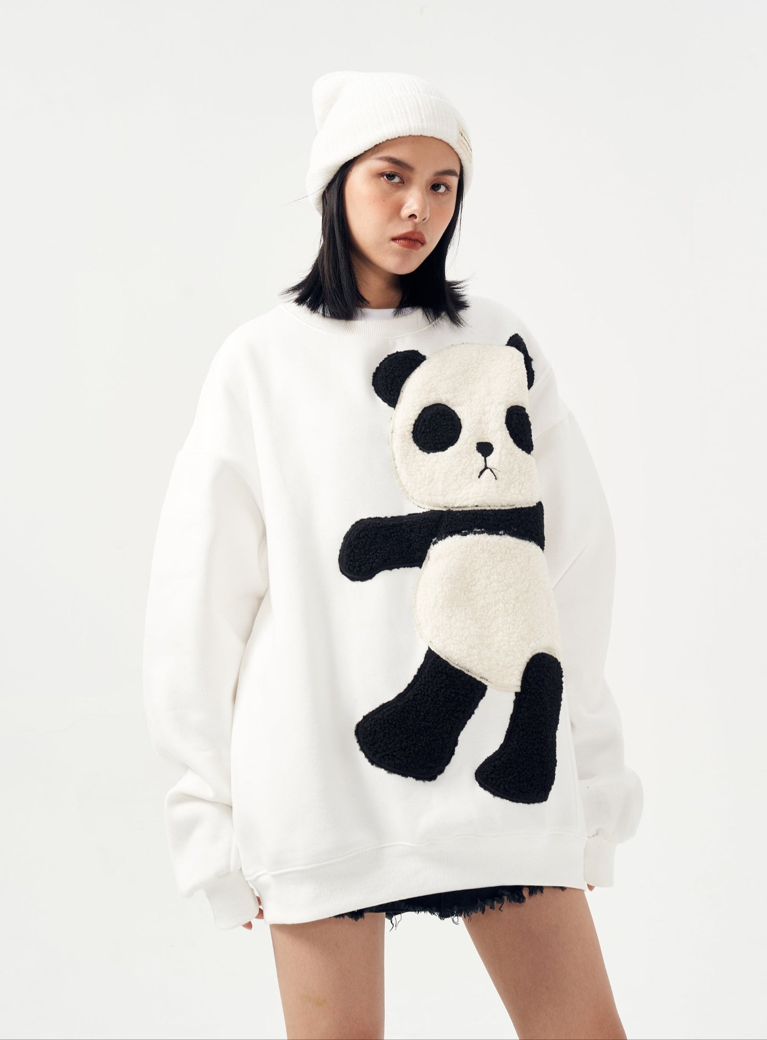 MAR1081 Furry Panda Crewneck Niepce