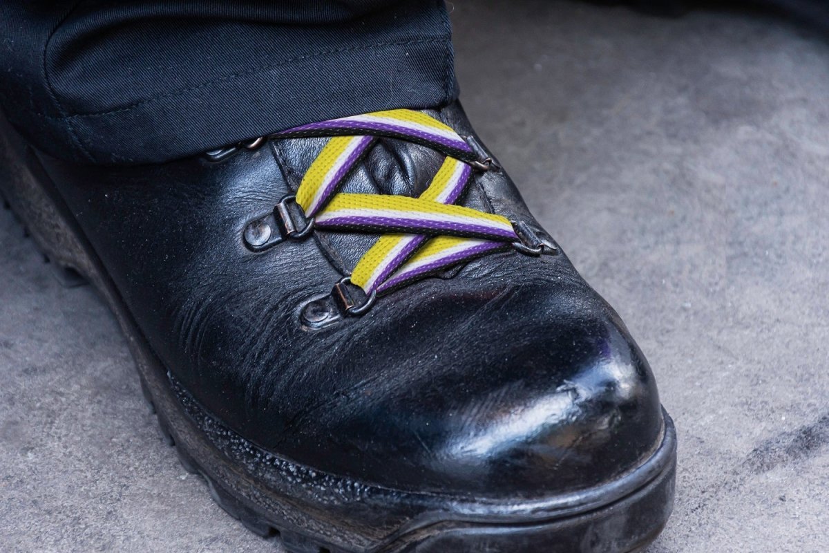 Nonbinary Flag Shoe Laces (1 Pair) The Awareness Company