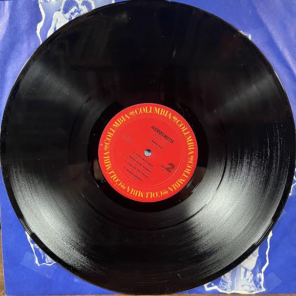 Classics Live (VINYL) | Near Mint (NM or M-) Near Mint (NM or M-) Love Vinyl Records