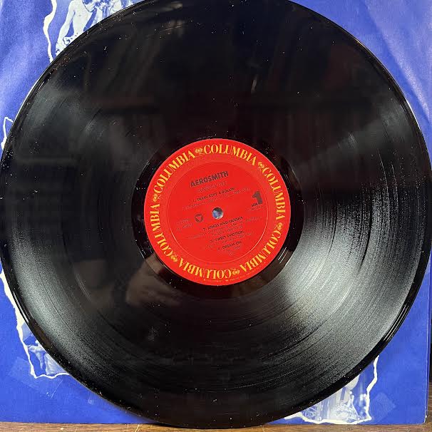 Classics Live (VINYL) | Near Mint (NM or M-) Near Mint (NM or M-) Love Vinyl Records