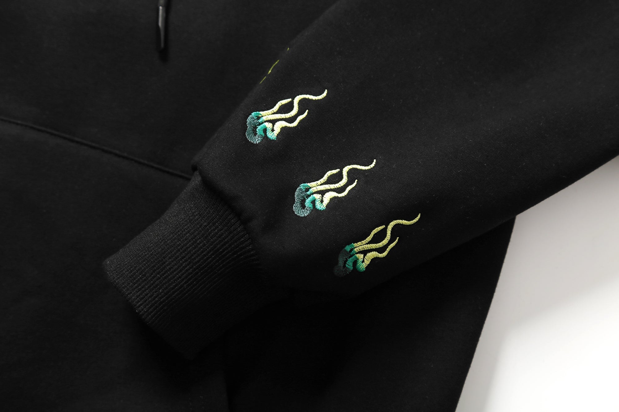 SW9007 Emerald Kirin Embroidery Sweater Niepce