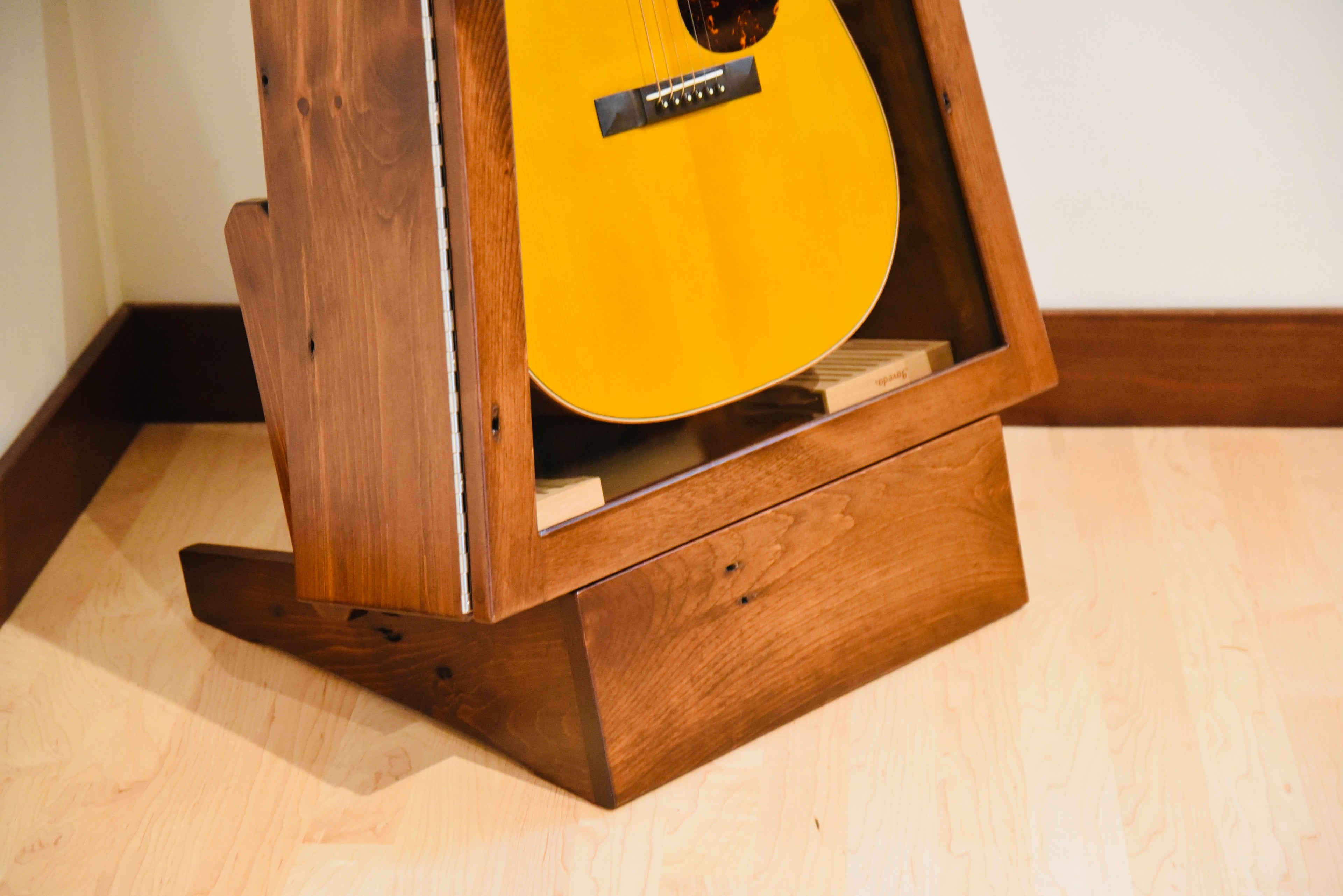 ClimaStand Triangle Humidor with Base - 300 Year Old Reclaimed Wood with Boston Stain Acoustic Remedy Cases