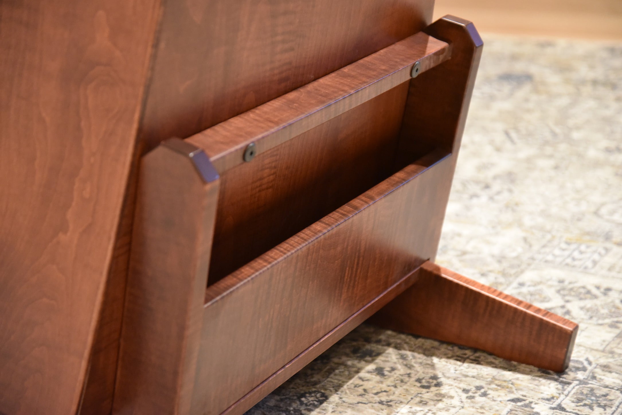 ClimaStand Triangle Humidor with Base - Flame maple with Acres Stain Acoustic Remedy Cases