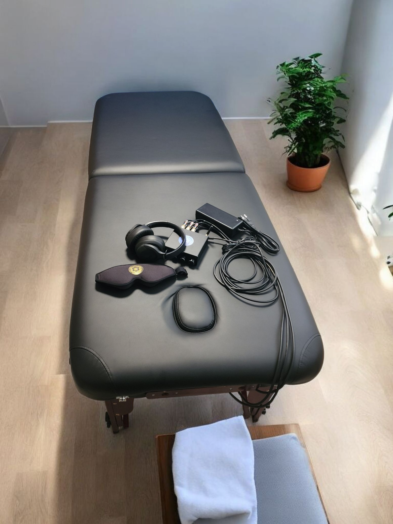 Vibroacoustic Therapy Massage Table – 190 Watt RMS Transducers Vibroacoustic Solutions